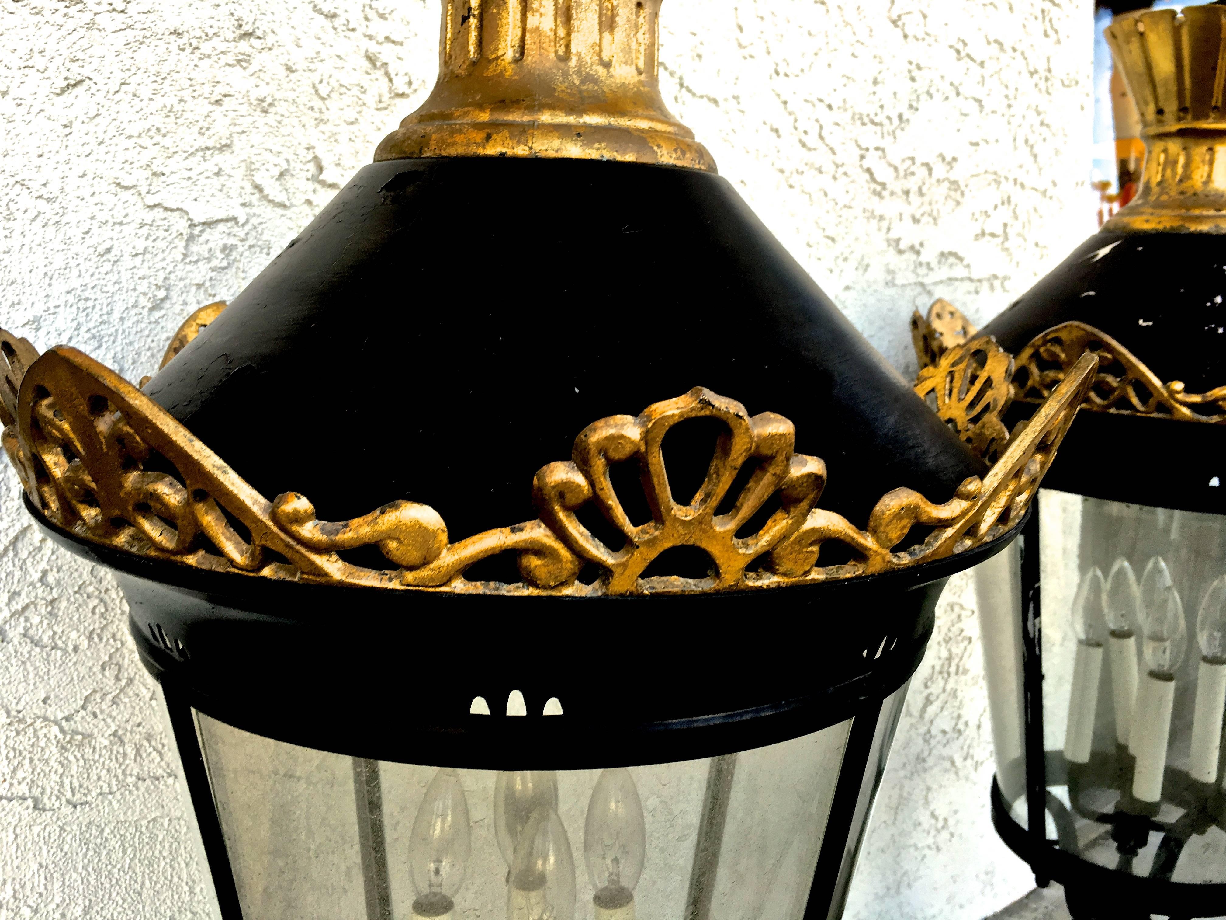 Regency Antique Post Lanterns in Metal & Glass w/Candelabra Lights, Set of Four In Good Condition In Palm Springs, CA