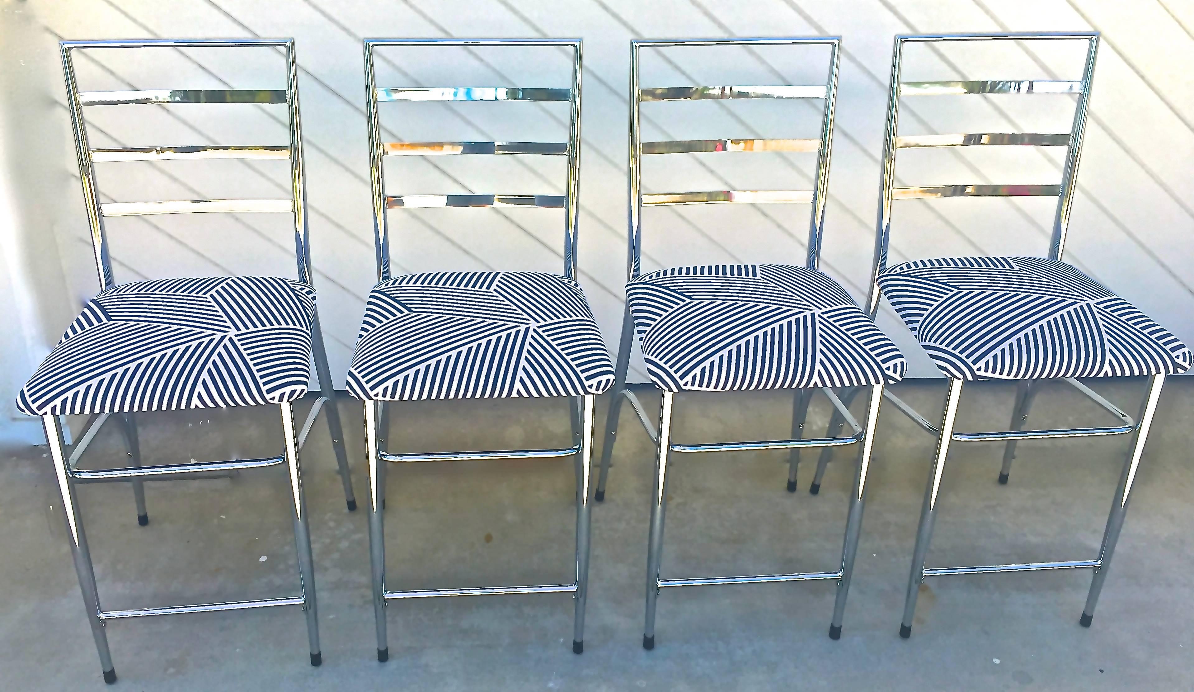 Unknown Chrome Bar/ Counter Stools in Graphic Black & White Twill Upholstery Set of Four For Sale