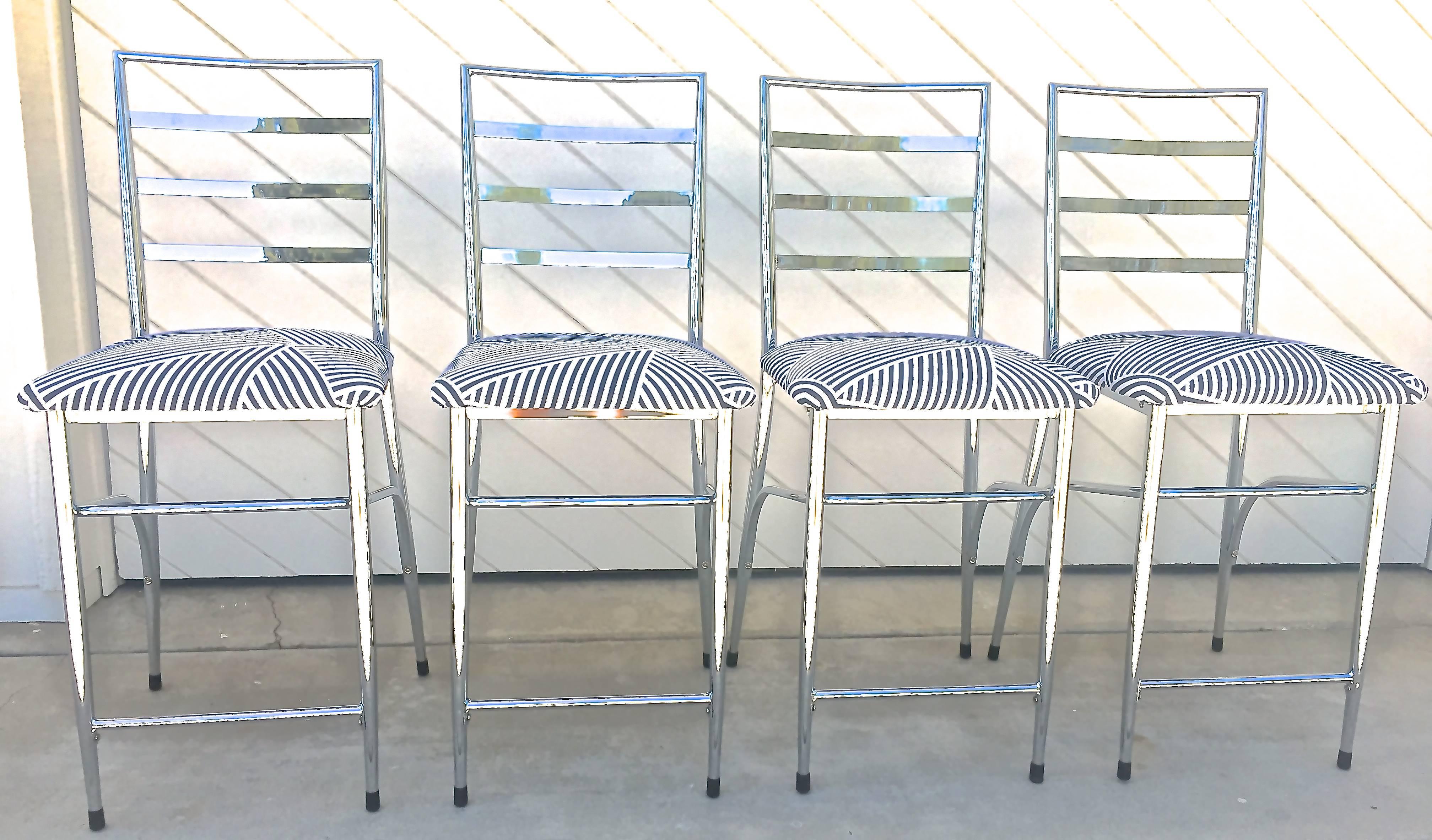 Chrome Bar/ Counter Stools in Graphic Black & White Twill Upholstery Set of Four In Excellent Condition For Sale In Palm Springs, CA