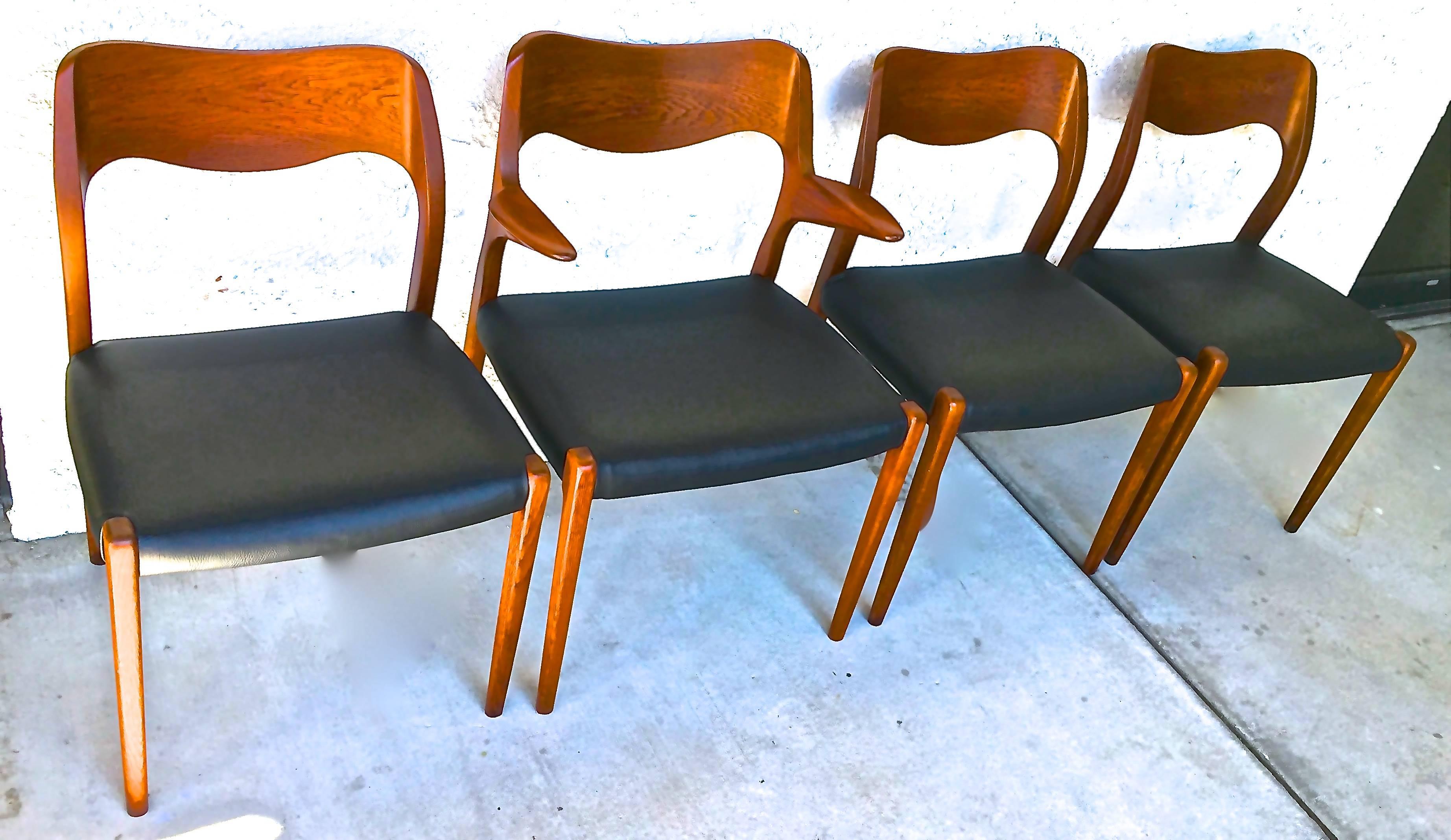 Hand-Crafted Niels Otto Møller Mid-Century Danish Extendable Dining Table and Four Chairs For Sale