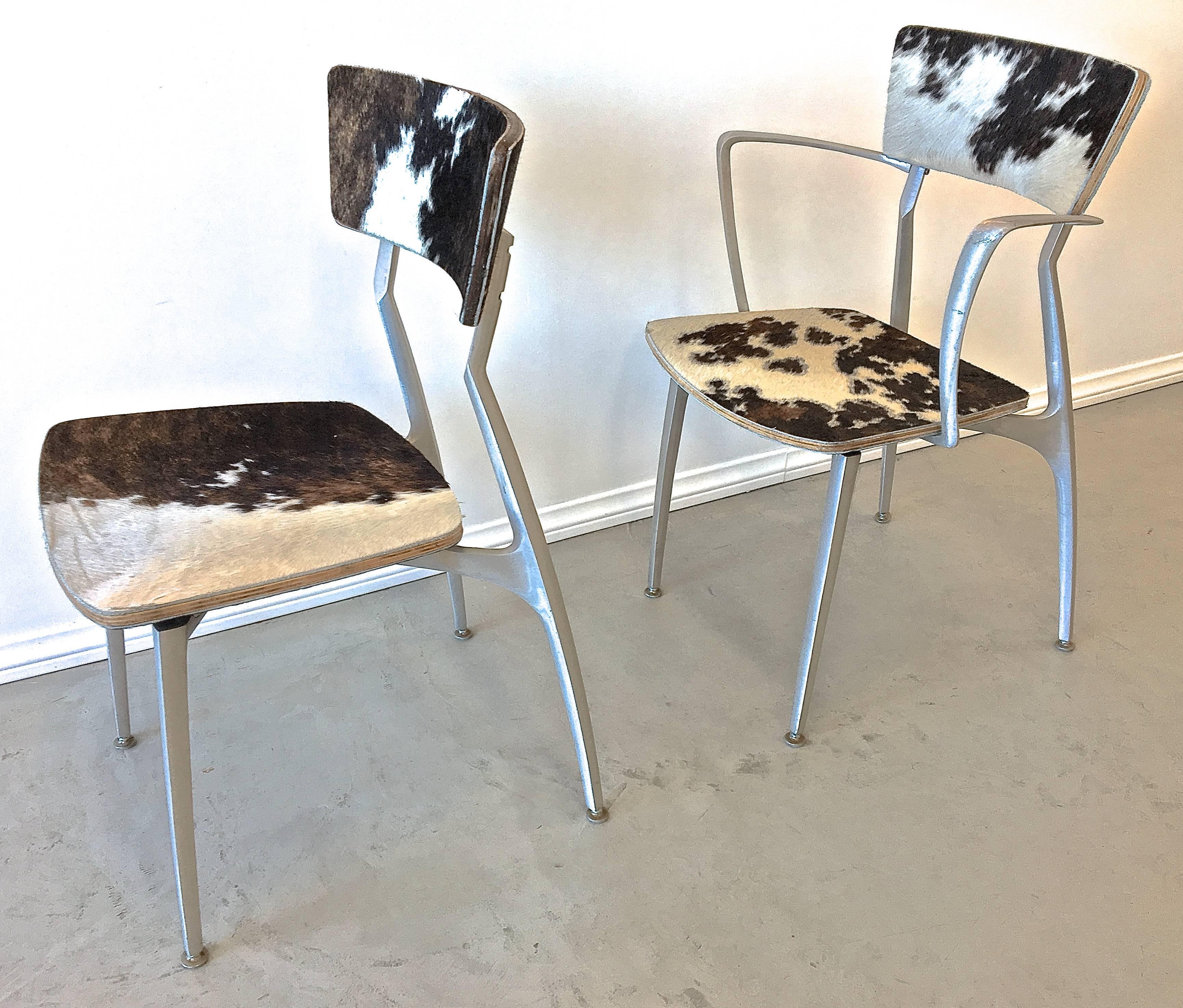 Mid-Century Modern Sand-Cast Aluminum Set of Four Chairs in Cowhide Upholstery In Excellent Condition In Palm Springs, CA