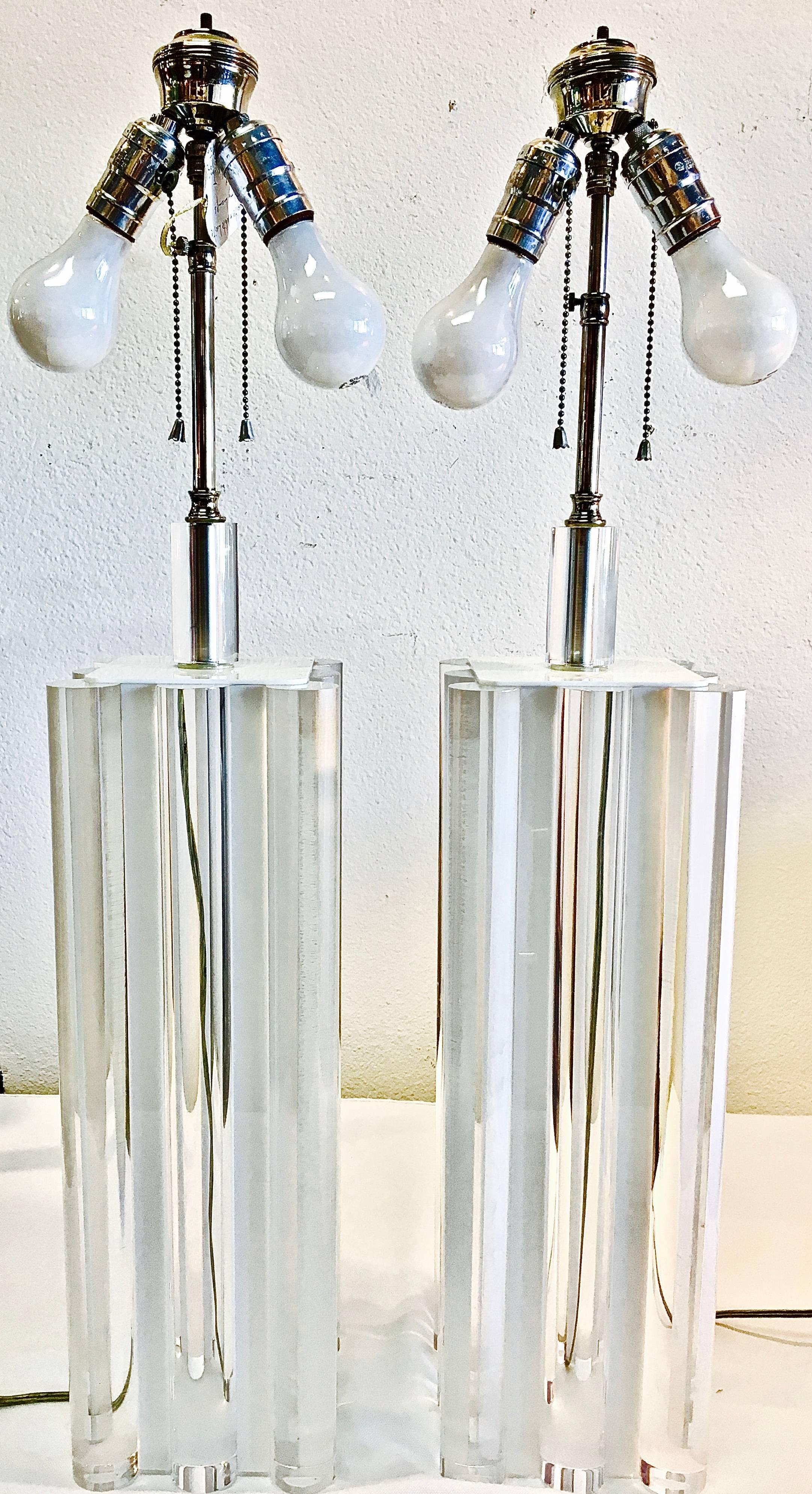 Charles Hollis Jones Mid-Century Modern Lucite Column Lamp, Pair For Sale 1