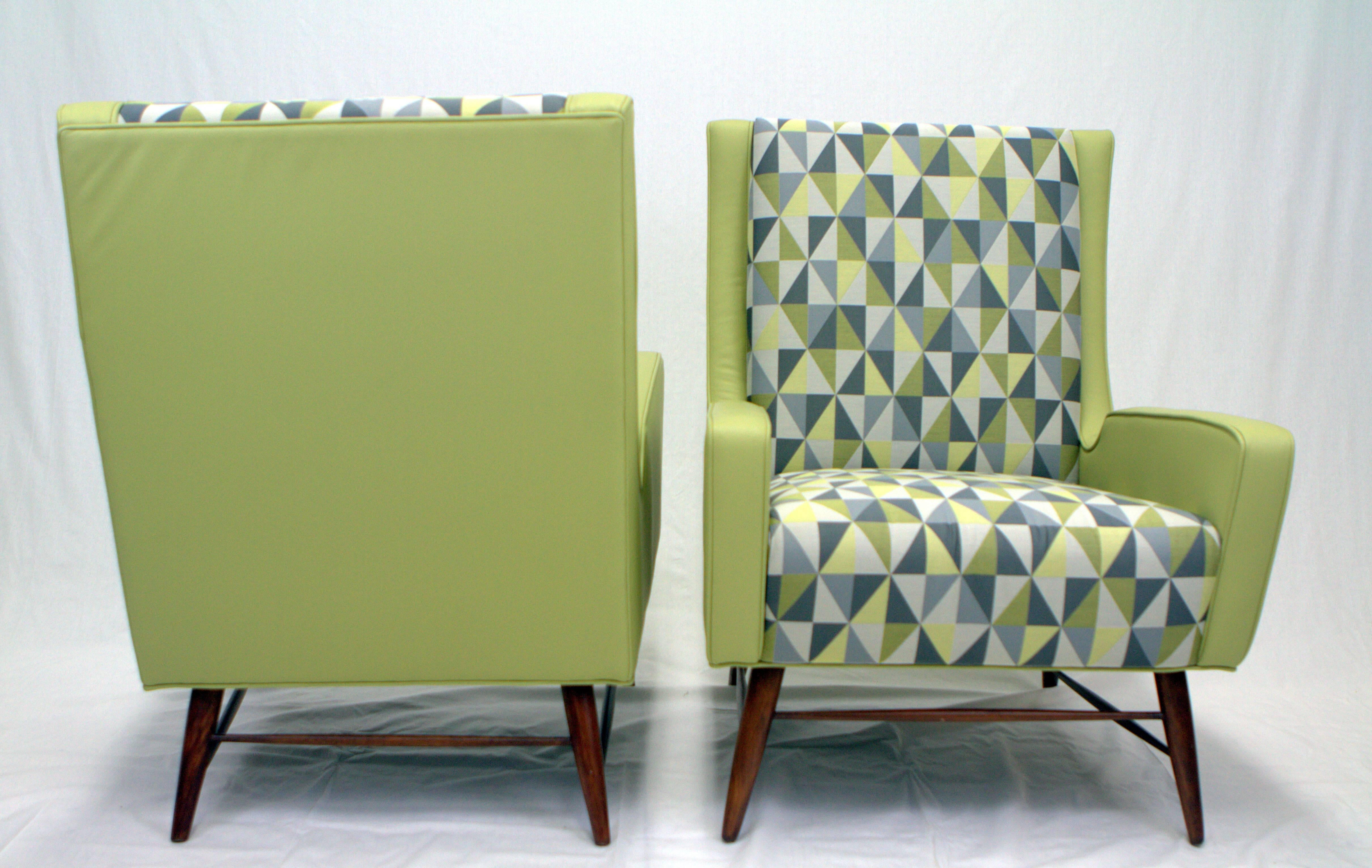 Mid-Century Modern Pair of Italian Lounge Chairs in the Style of Gio Ponti