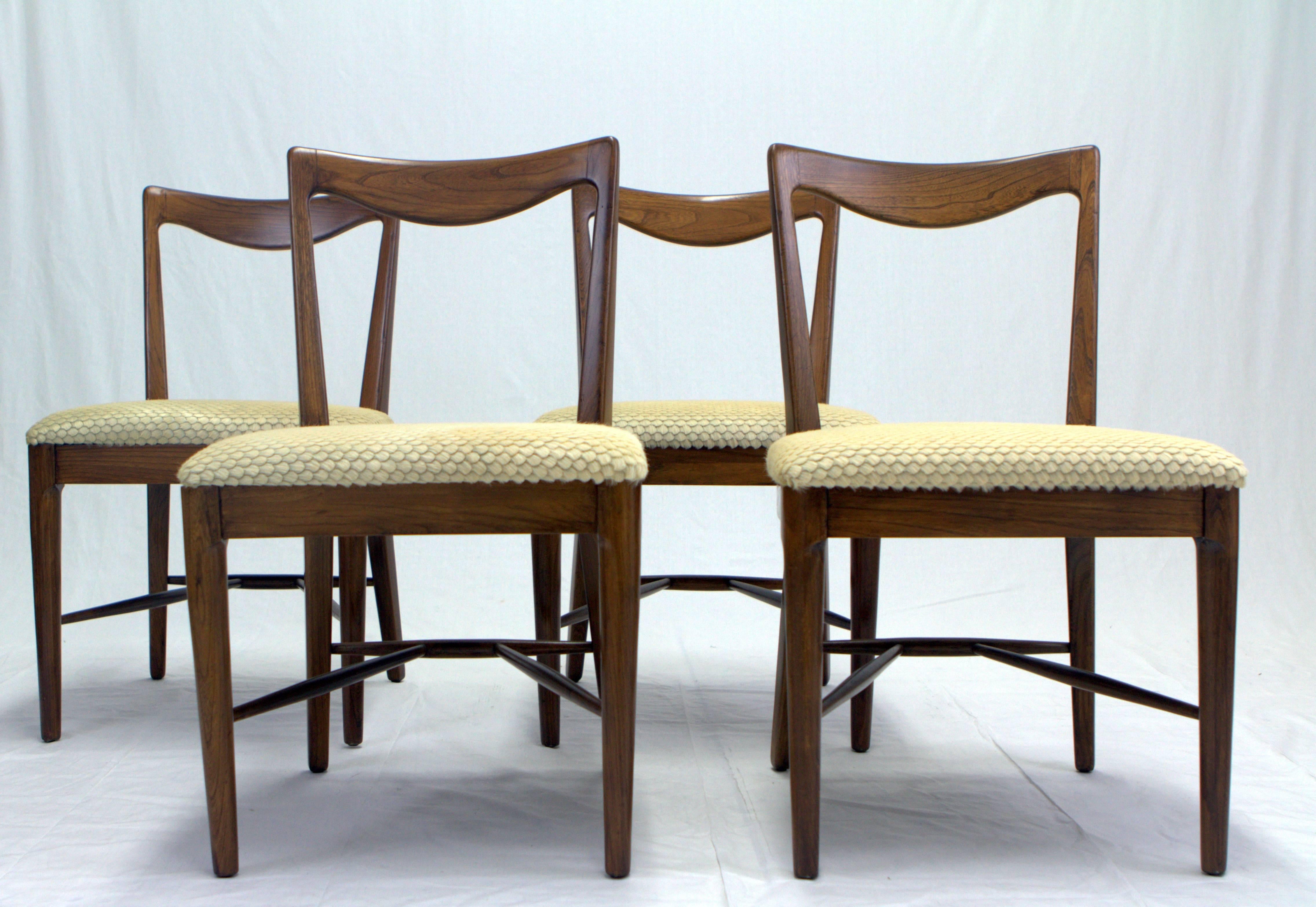 Set of Four Italian Walnut, Scalloped Hide Dining Chairs in Style of Paolo Buffa 2
