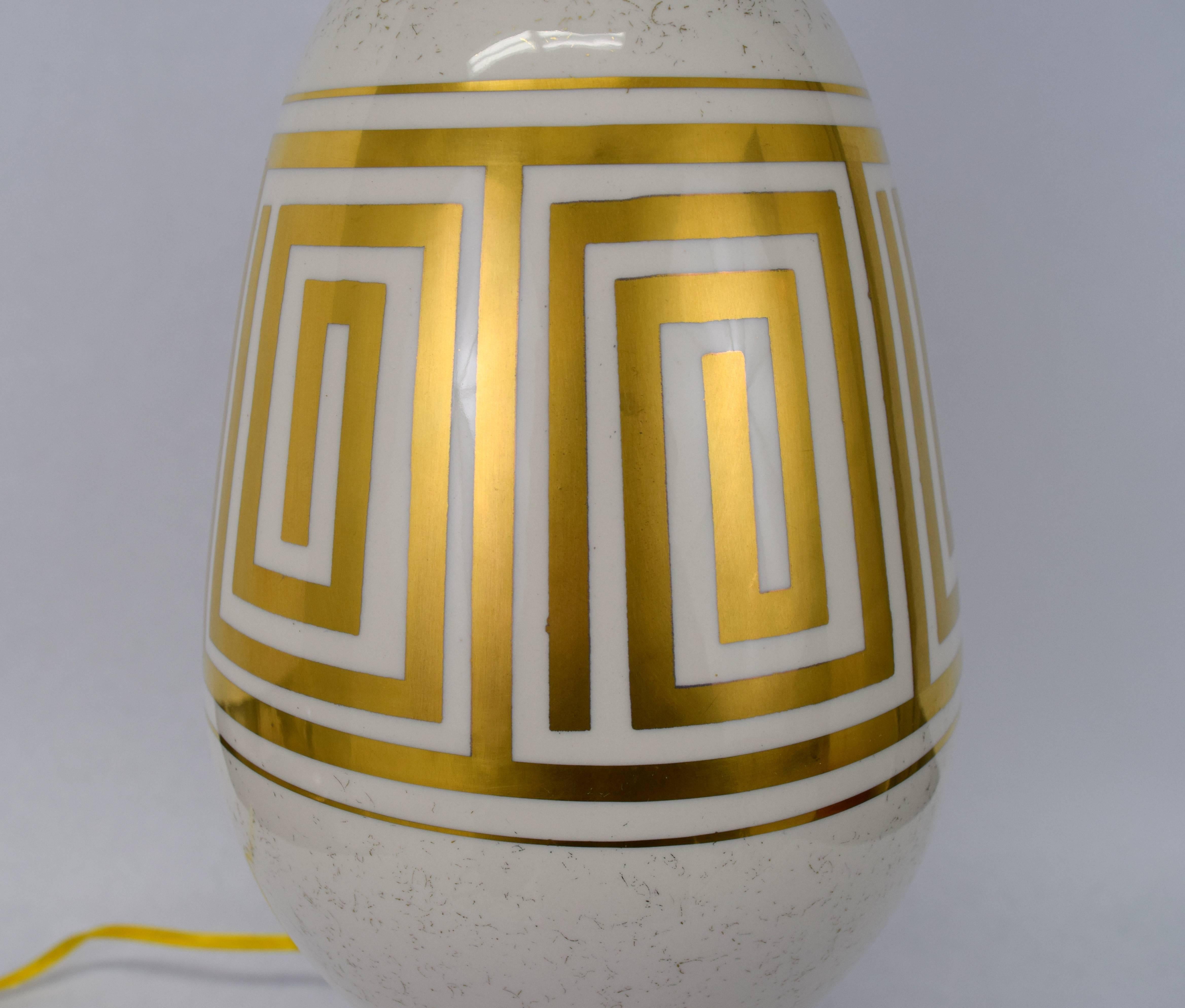 Mid-20th Century Pair of Hollywood Regency Greek Key Motif Ceramic Table Lamps For Sale
