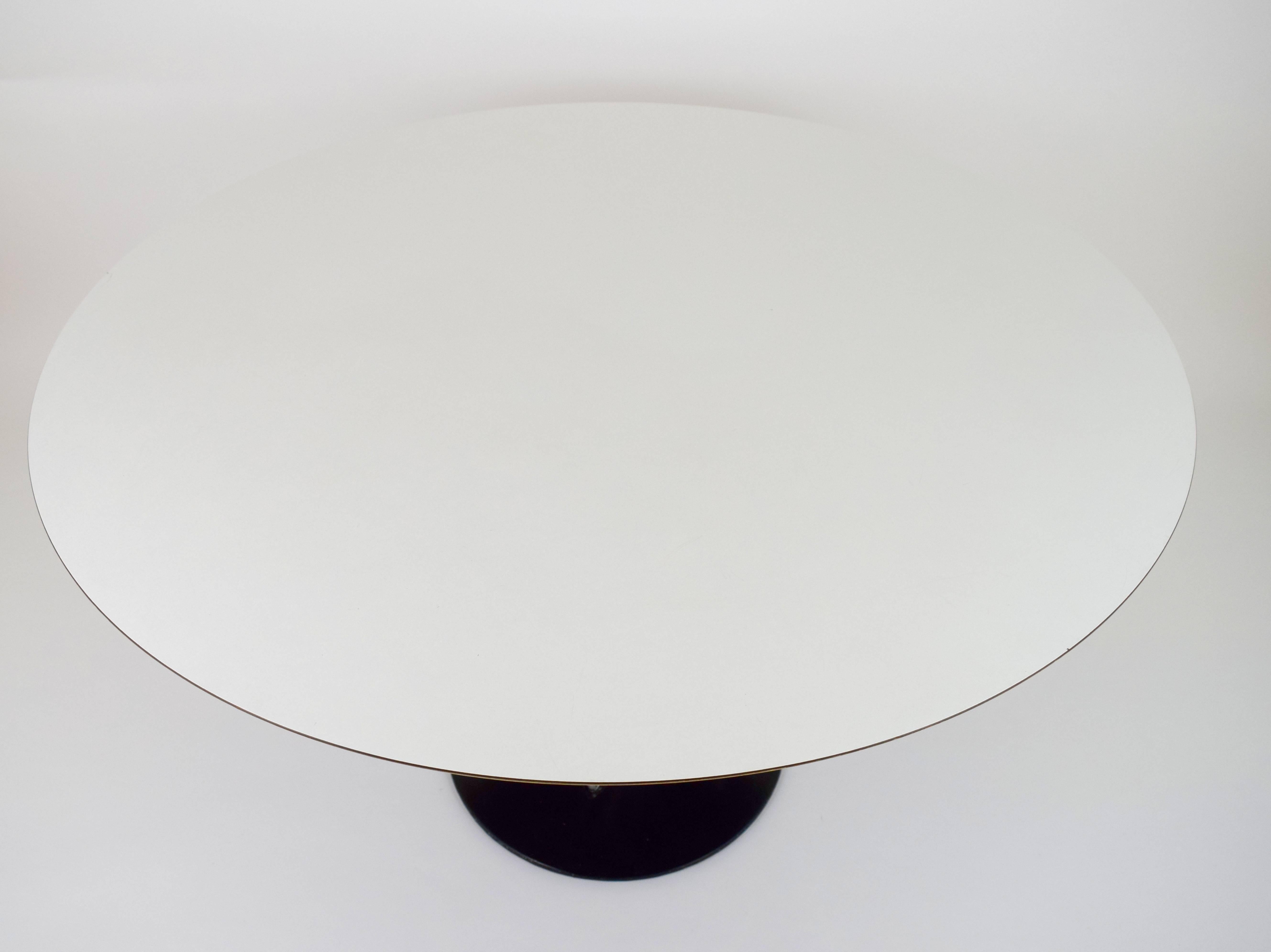 Iconic cyclone dining table by Isamu Noguchi for Knoll. Earlier production piece with rare 47.5