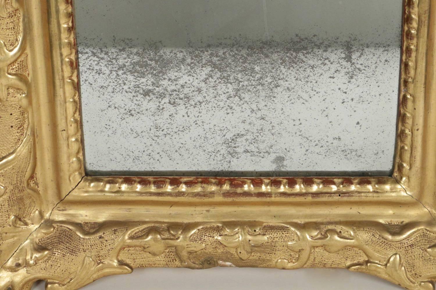 French Regence Period, Hand-Carved Giltwood Front-Top Mirror 1