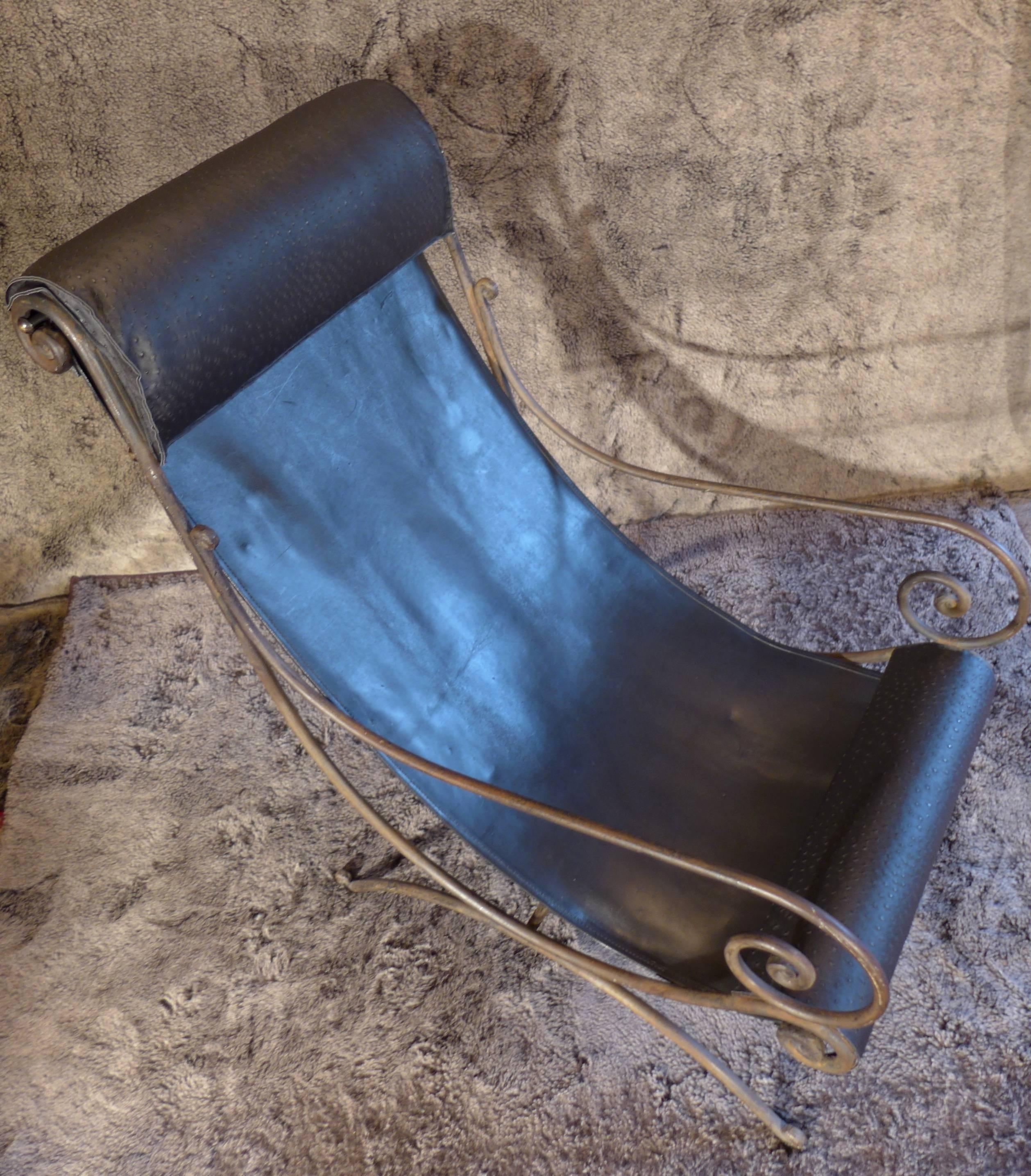 Mid-20th Century French Iron Vintage Chaise Longue and Leather, circa 1960s For Sale 1
