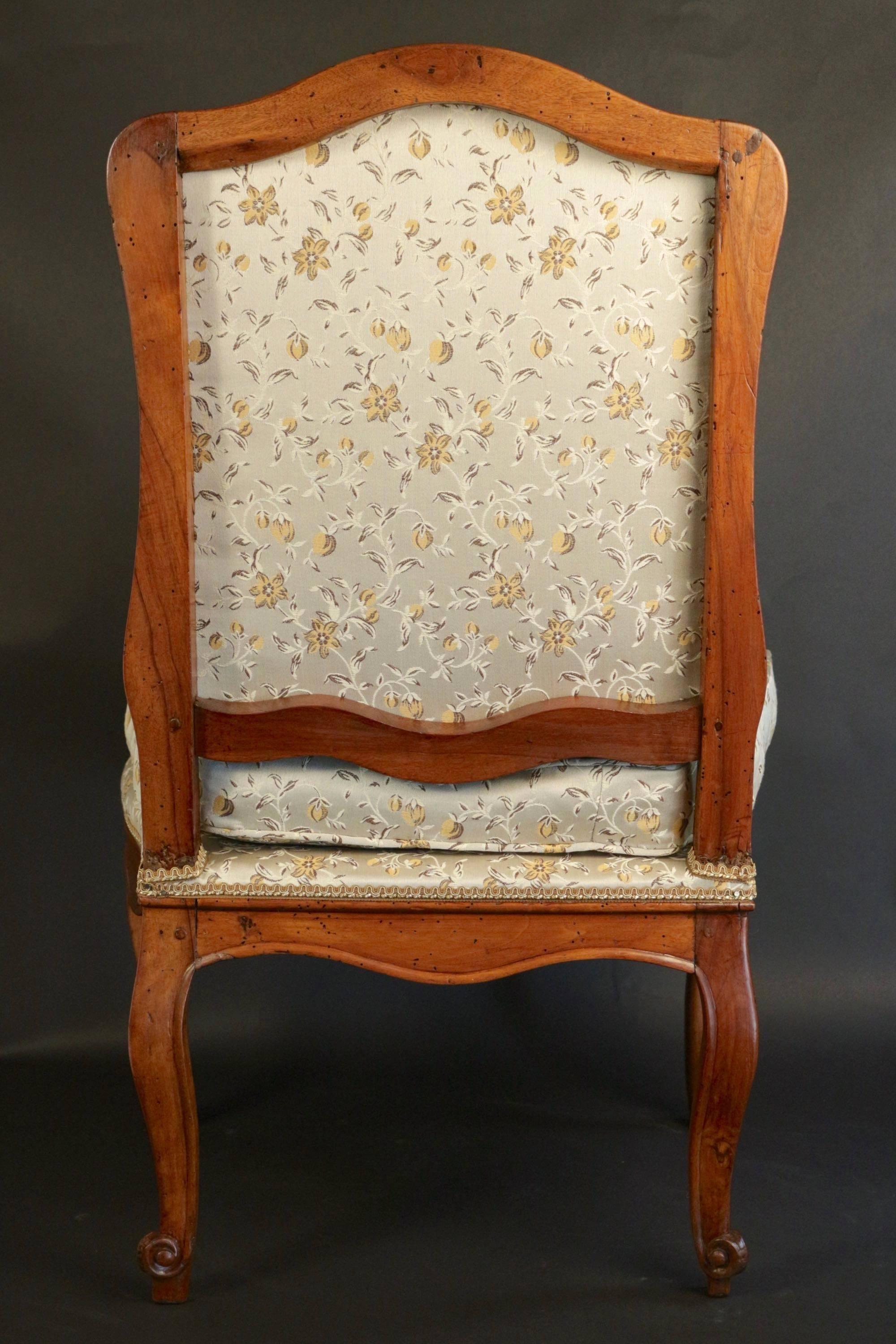 Régence French Four Regence Period Slipper Chairs in Walnut, circa 1730 For Sale
