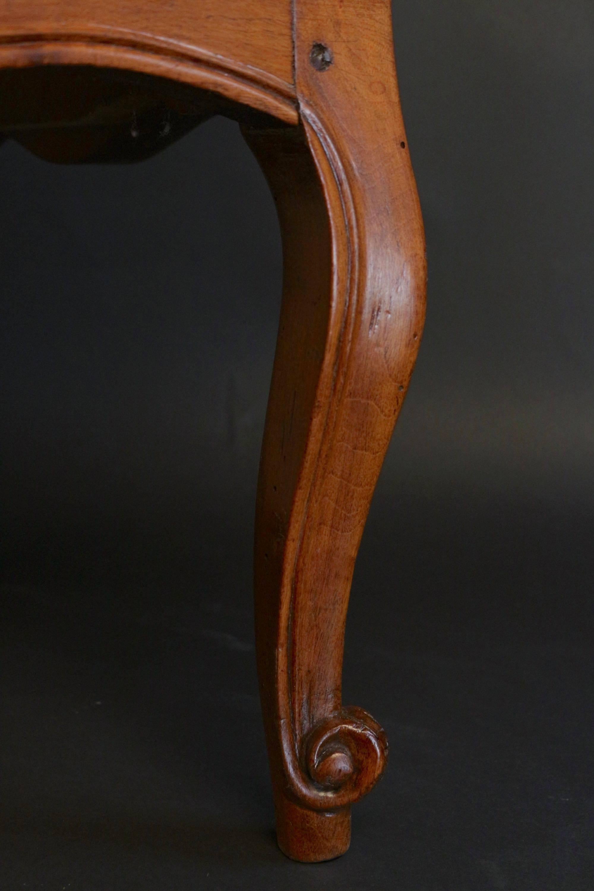 18th Century French Four Regence Period Slipper Chairs in Walnut, circa 1730 For Sale