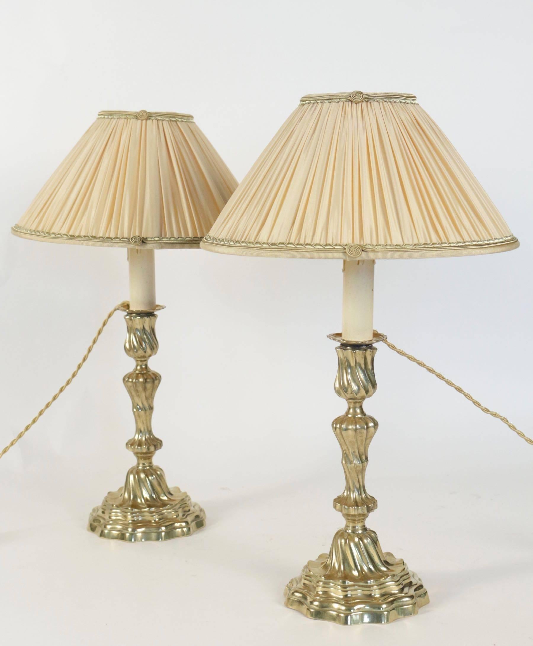 Pair of French Louis XV Period Ormolu Candlesticks Lamps, circa 1760 In Excellent Condition In Saint Ouen, FR