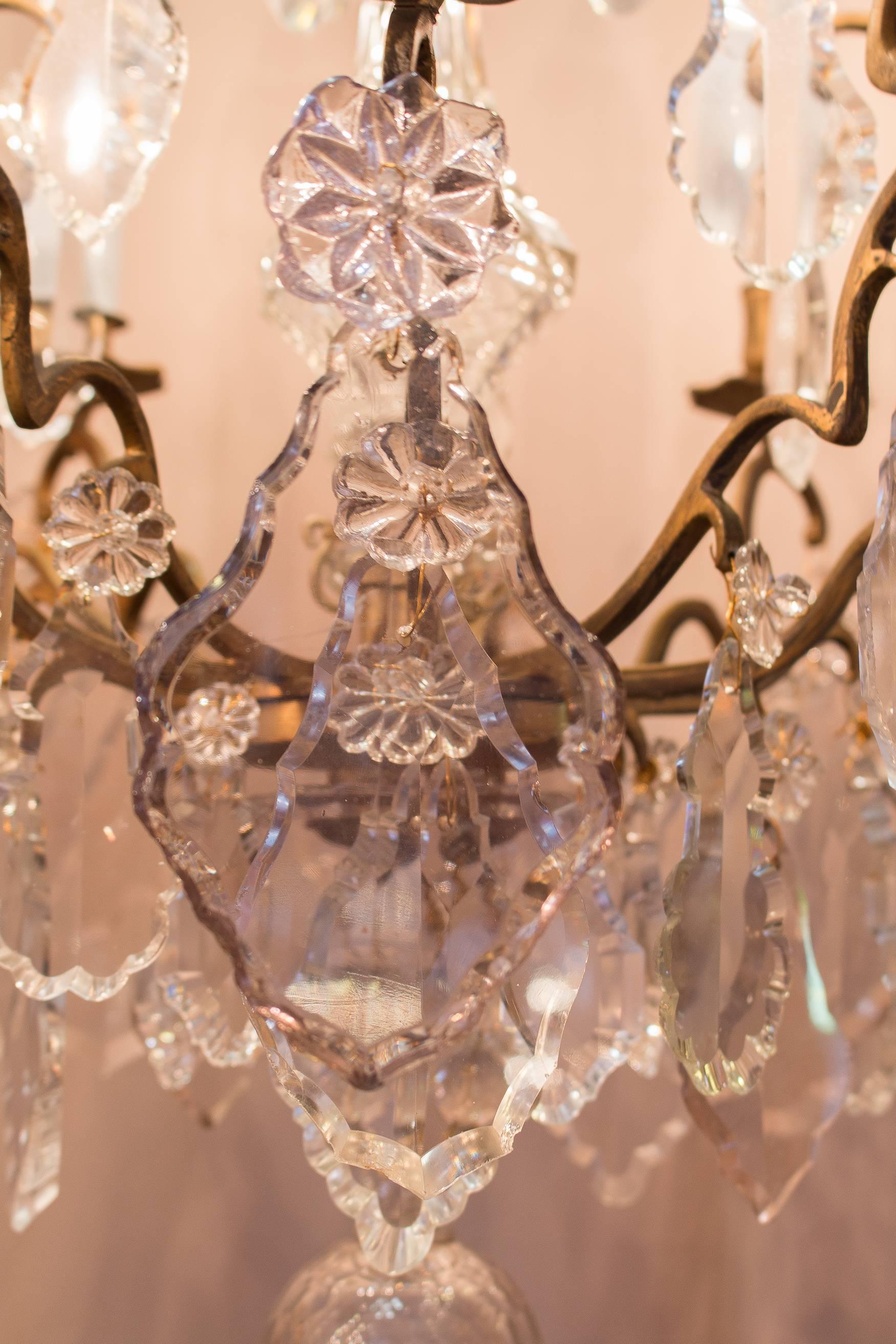 French Late 18th Century Bronze and Hand-Cut Crystal Chandelier, circa 1800 3