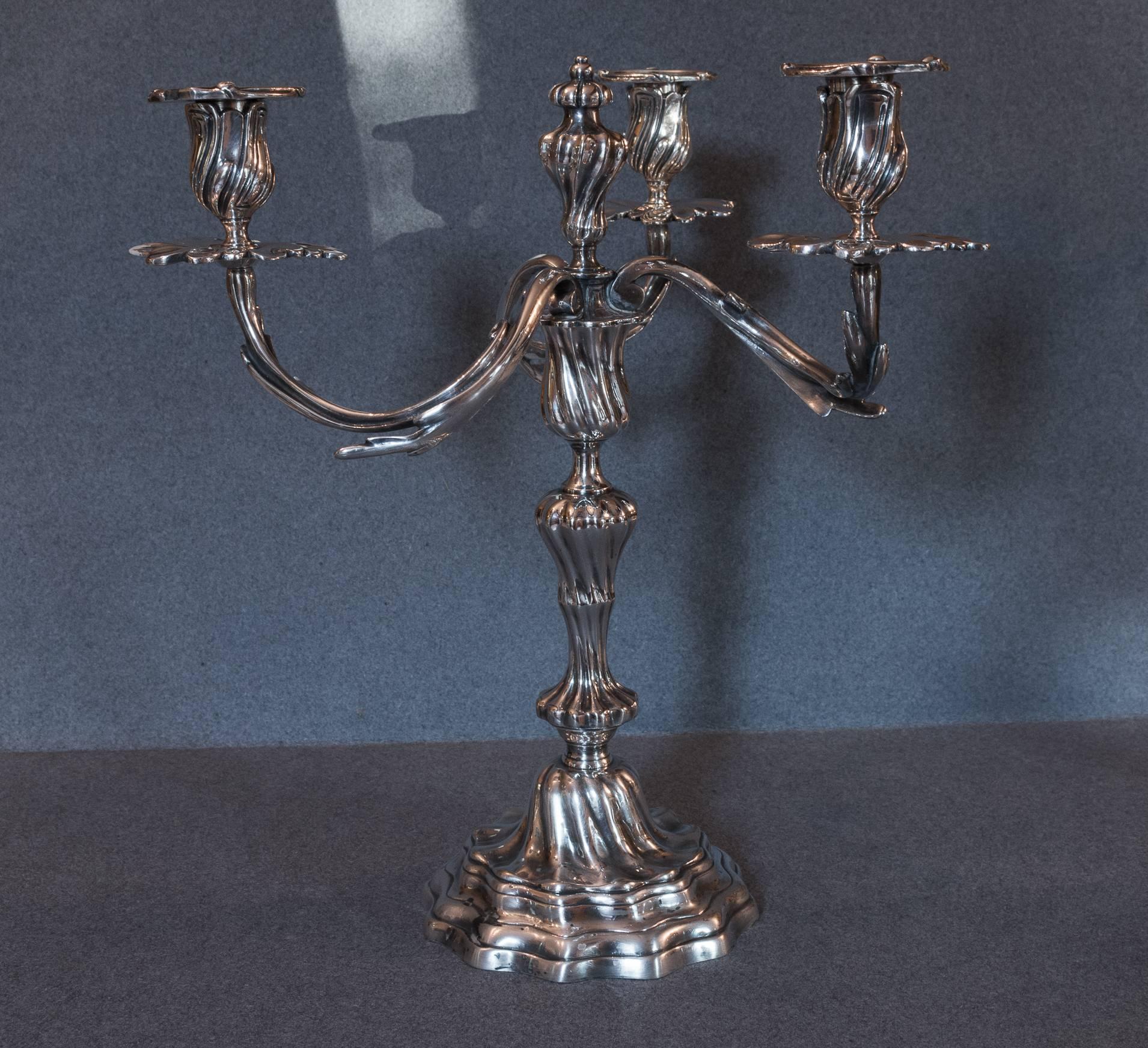 French Louis XV Style Pair of Silver Plate Candelabras, circa 1850-1860 In Excellent Condition In Saint Ouen, FR