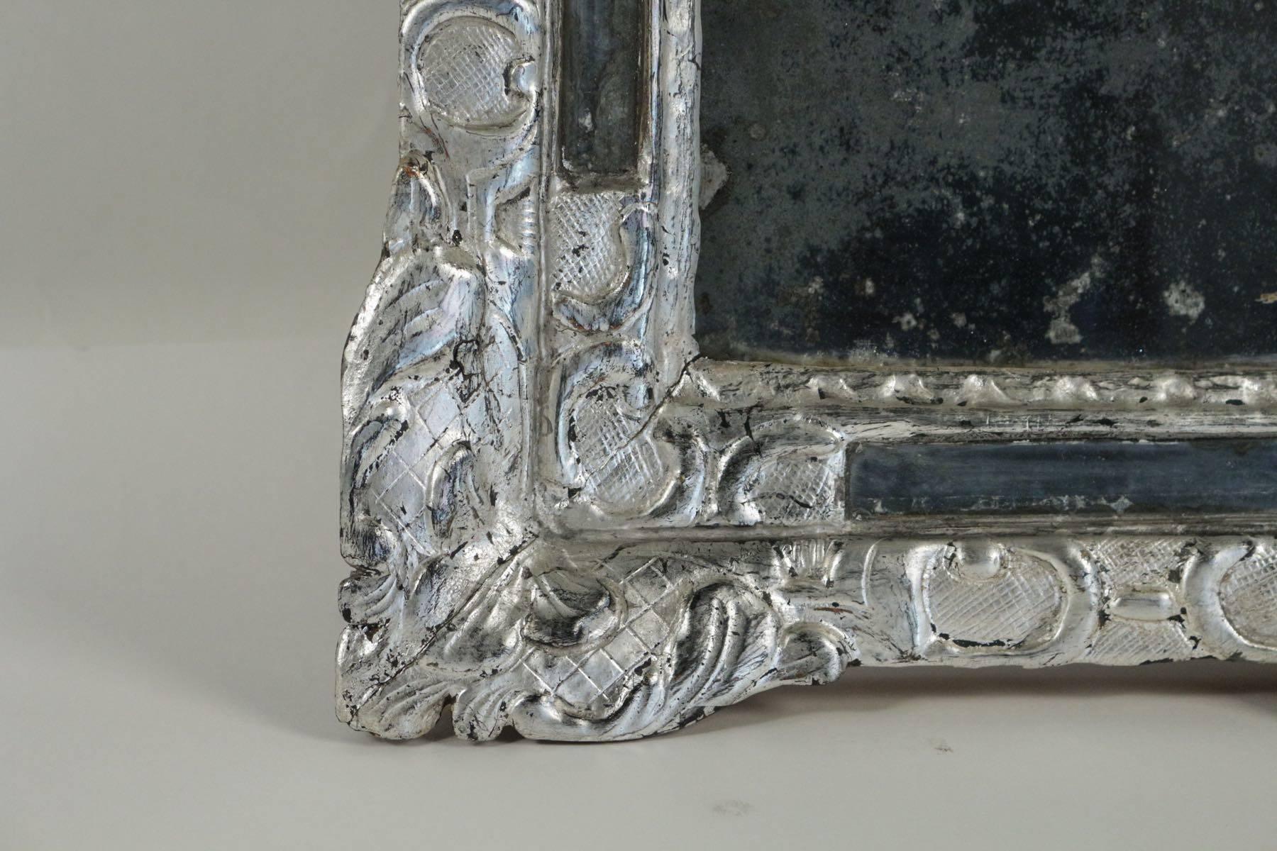 French Louis XIV Period Hand-Carved Silvered Wood Mirror, circa 1700 2