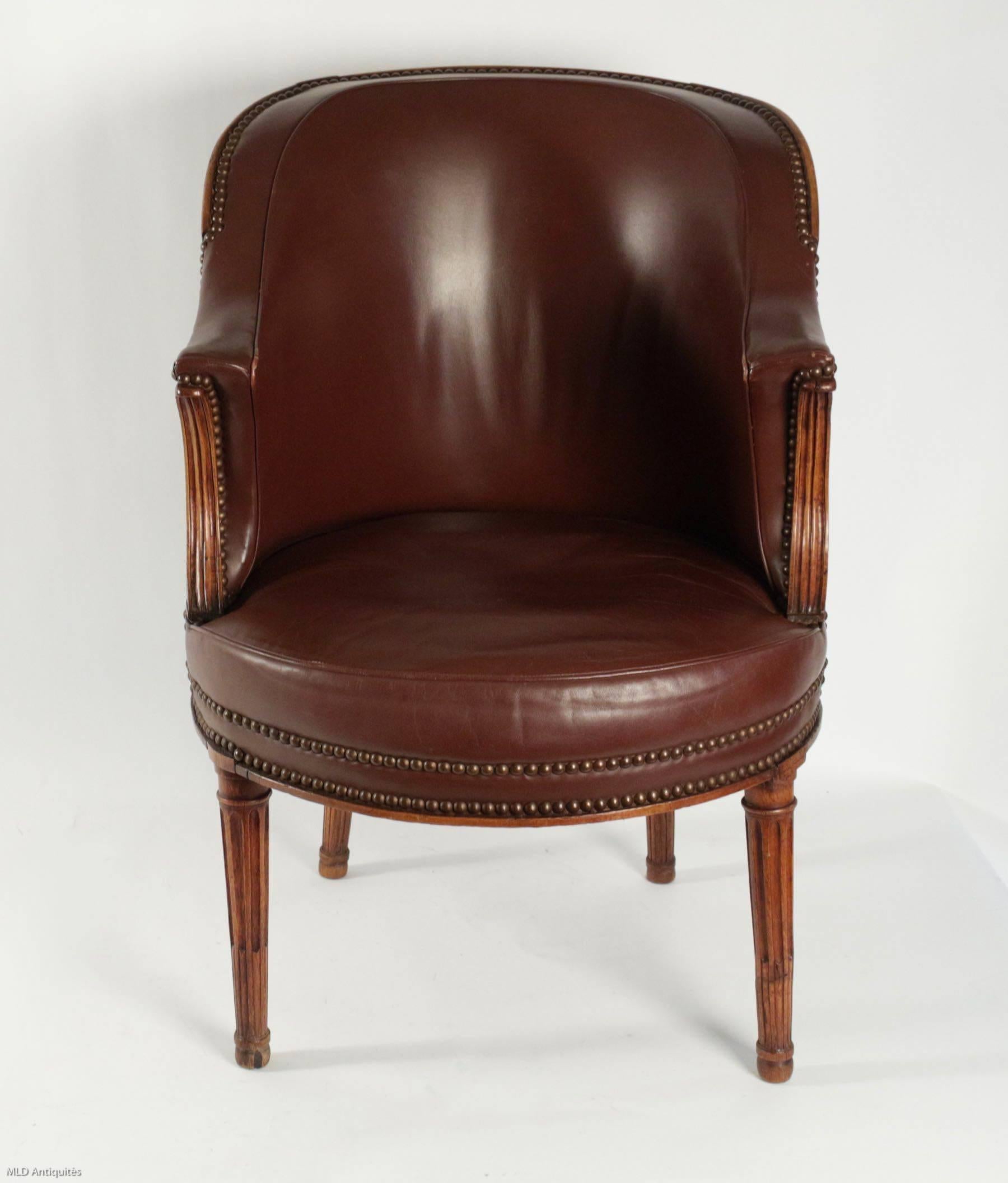 Something rare, Beautiful and interesting beechwood cabinet or desk armchair in warm waxed patina and purple leather.
Our cabinet or desk armchair is stamped by Louis-Magdelaine Pluvinet, late 18th century, Louis XVI period circa 1780, from a