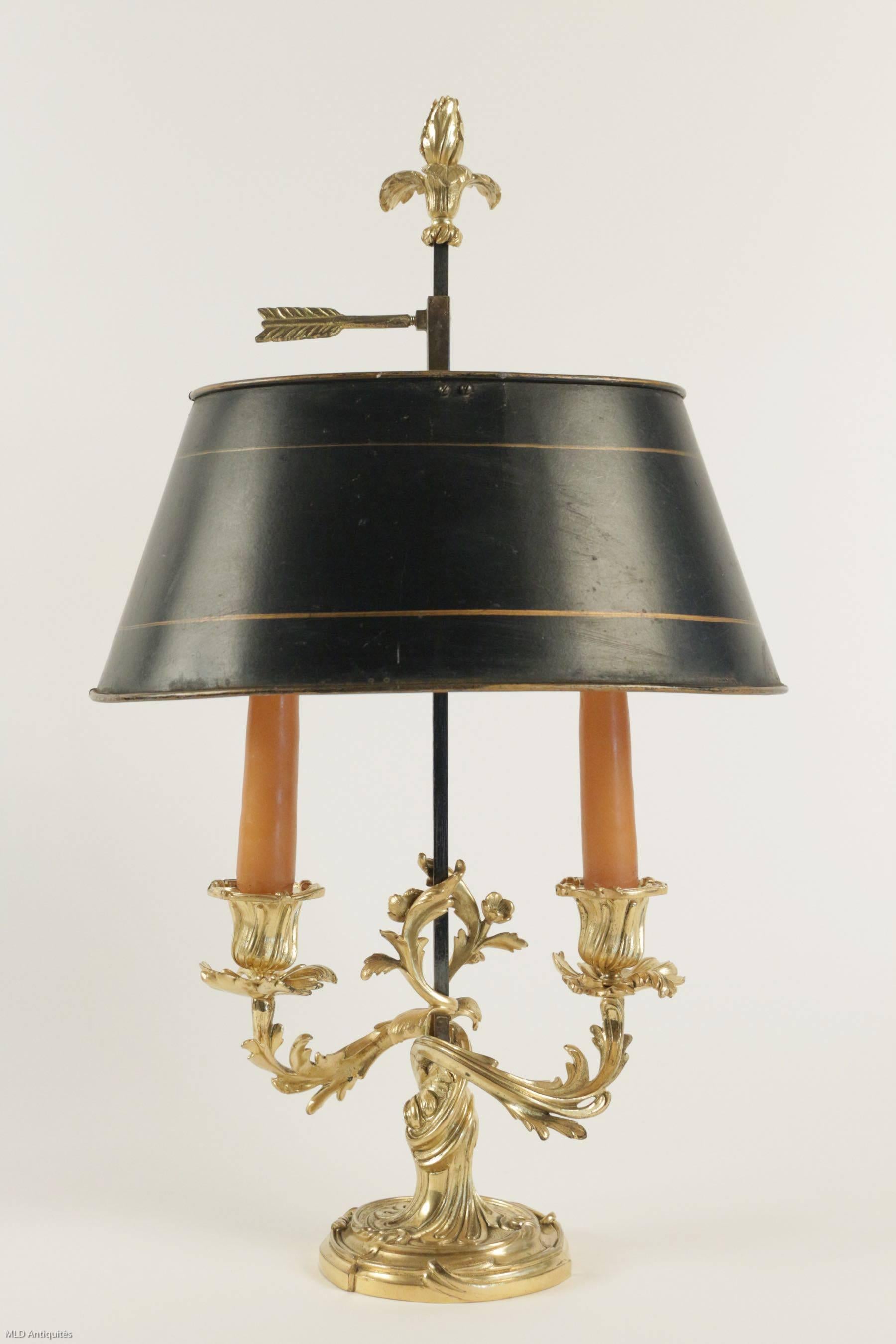 Lovely French ormolu two lights 'Bouillote' lamp and original telescopic tole shade in a classical Louis XV style. 
Our 'Bouillote' lamp is in original perfect condition, beautiful original mercure gilting.

Beautiful French work Napoleon III