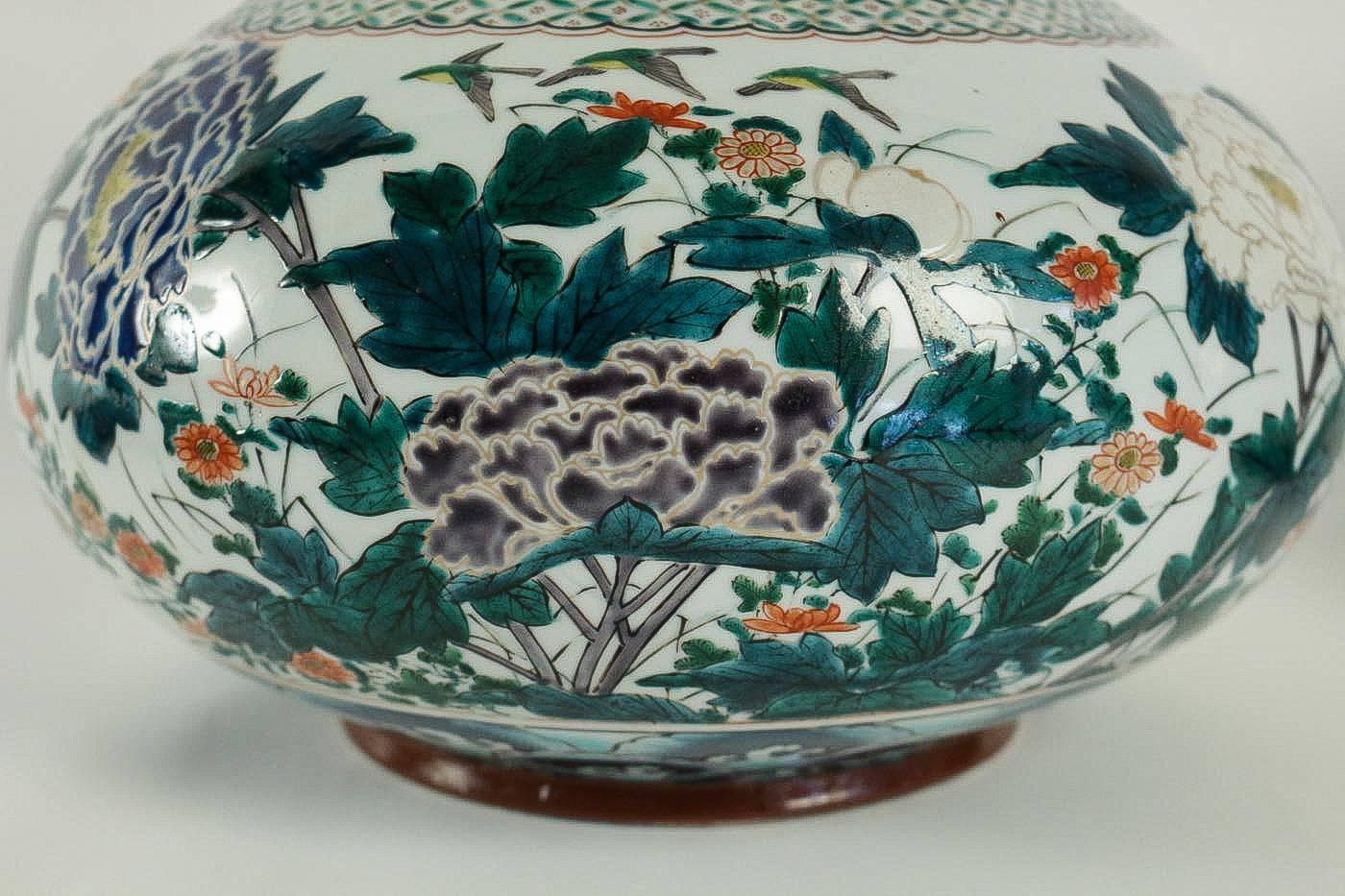 Japanese Pair of Vases Hydrangea & Cherry Tree in Kutani Ceramic, Meiji Period