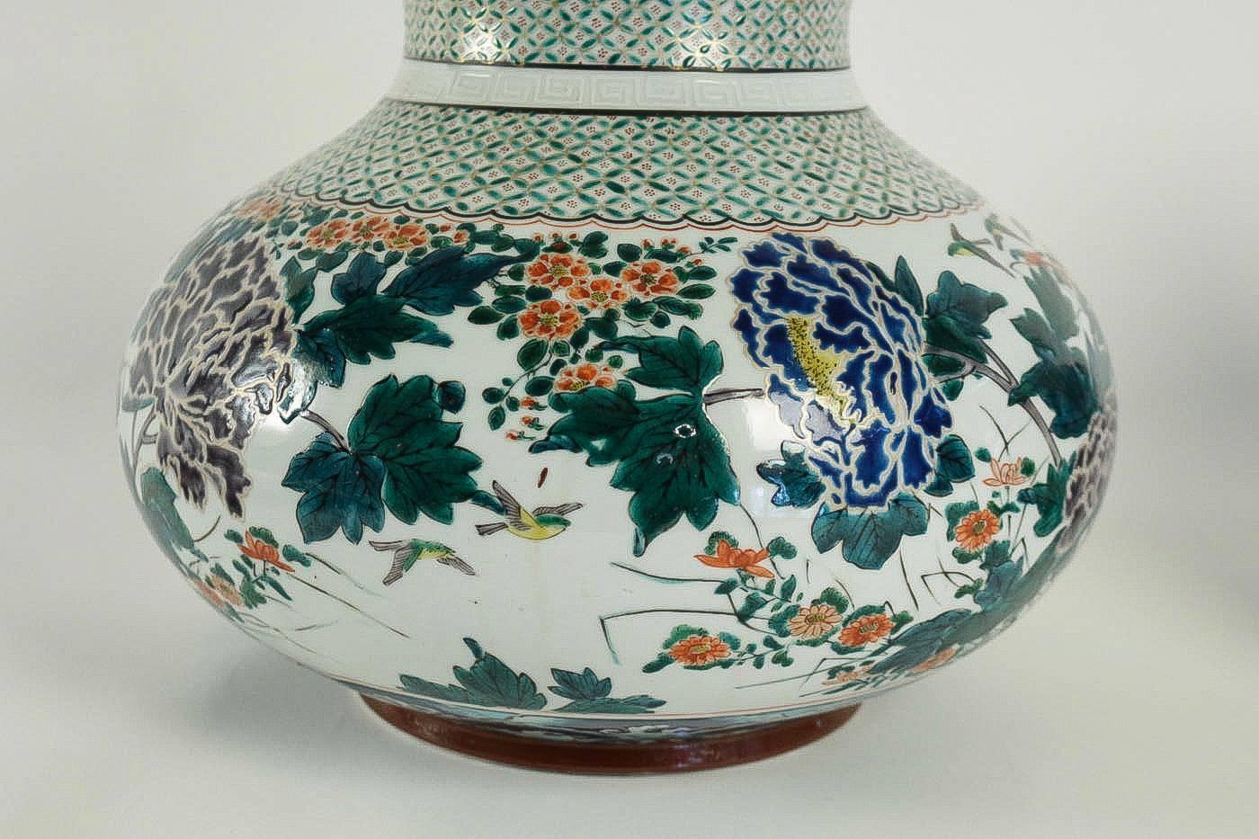 Hand-Painted Pair of Vases Hydrangea & Cherry Tree in Kutani Ceramic, Meiji Period