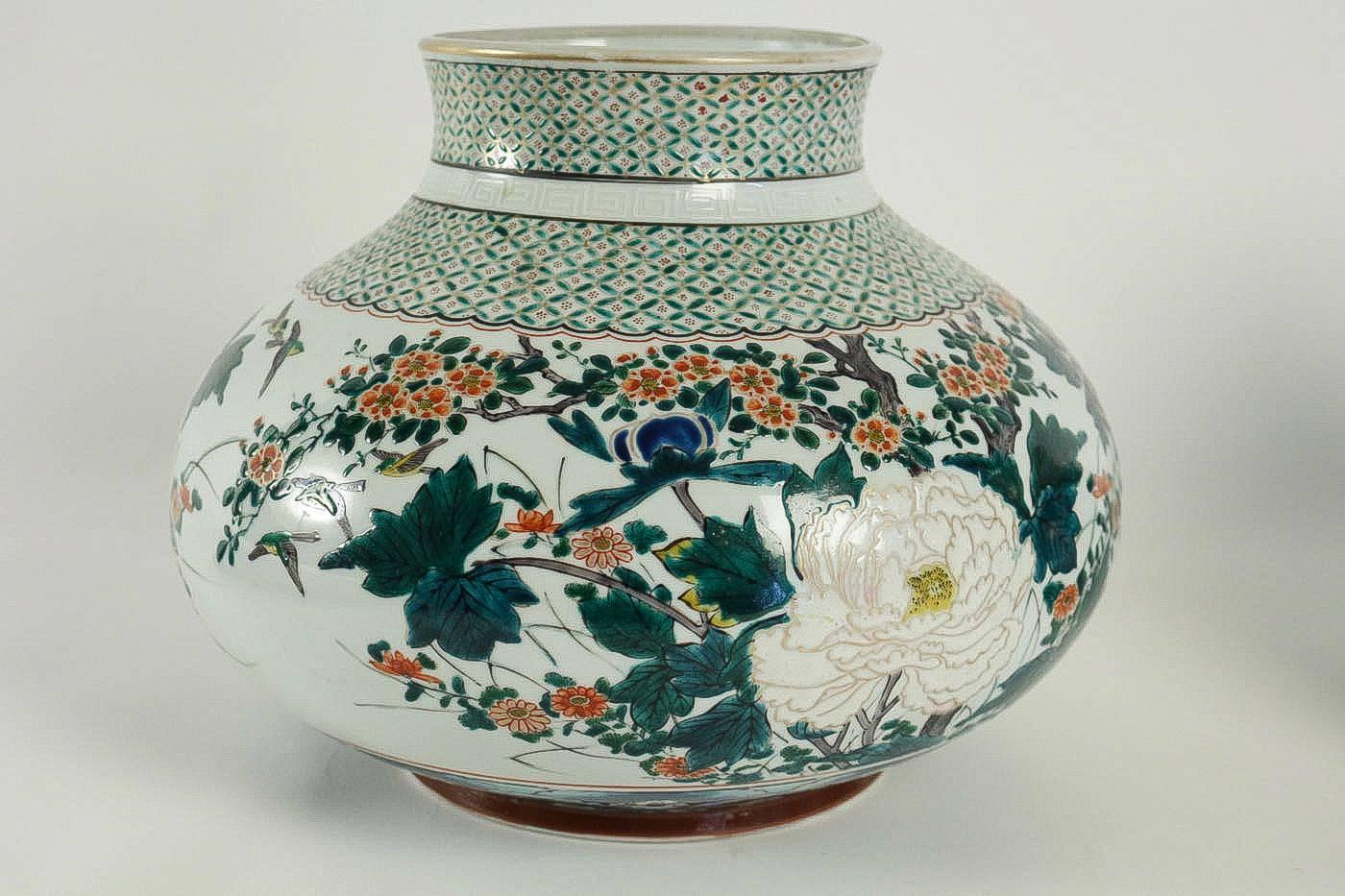 19th Century Pair of Vases Hydrangea & Cherry Tree in Kutani Ceramic, Meiji Period