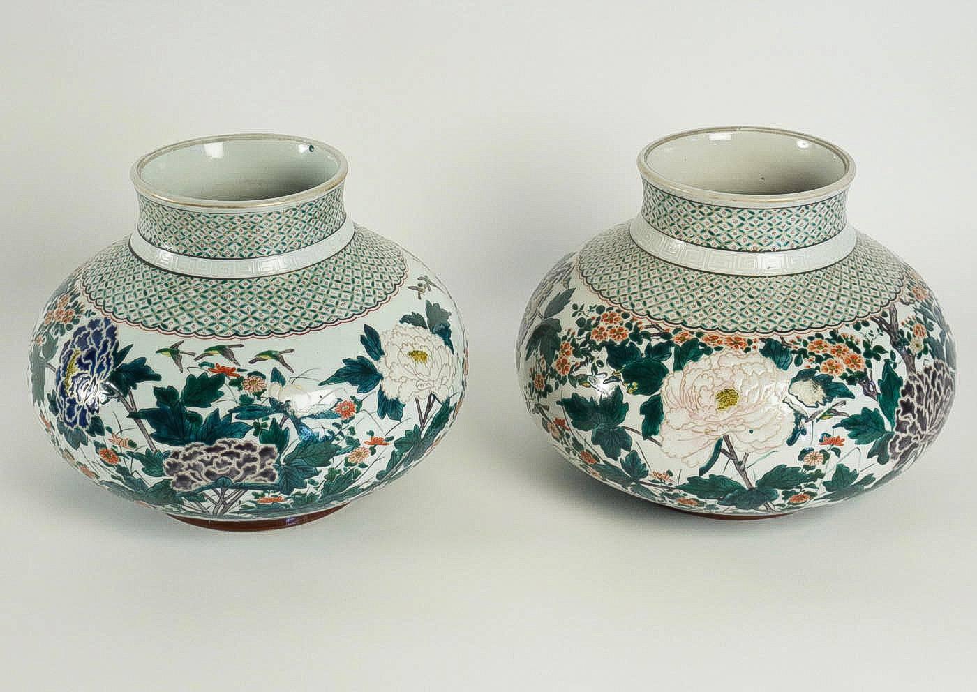 Pair of Vases Hydrangea & Cherry Tree in Kutani Ceramic, Meiji Period 3