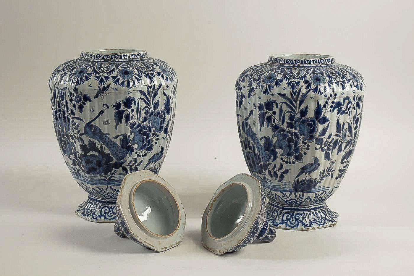 Netherlands Early 19th Century Pair of Delft Vases, Circa 1820-1840 3