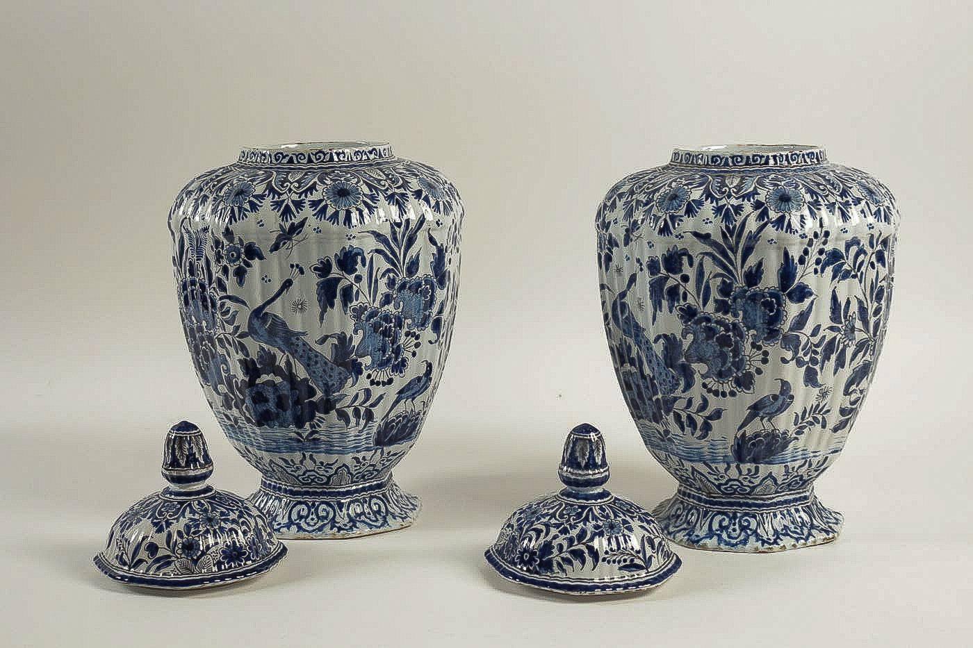 Netherlands Early 19th Century Pair of Delft Vases, Circa 1820-1840 4