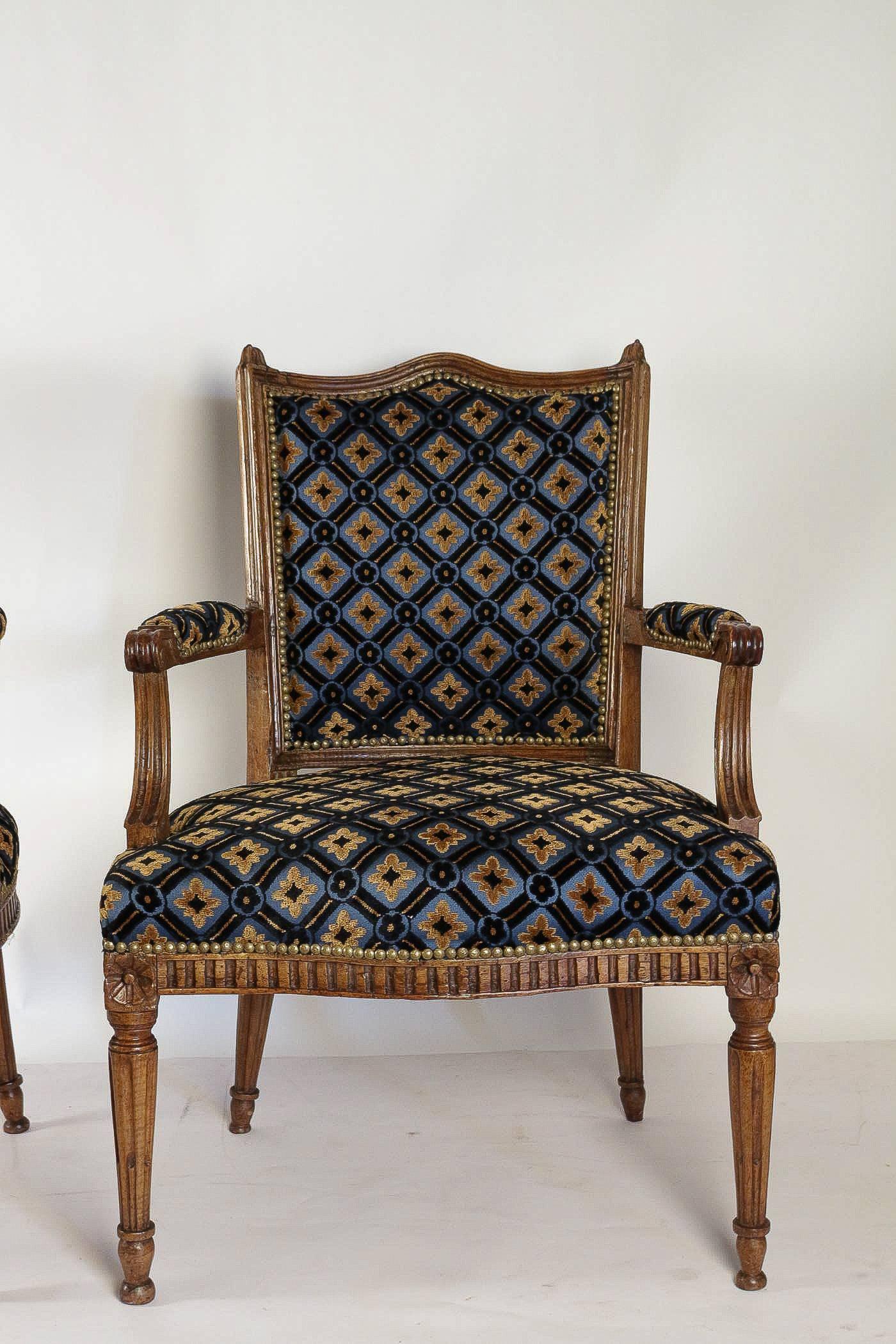 Louis XVI French Louis Period, Fantastic Pair of Armchairs in Walnut, circa 1770 For Sale
