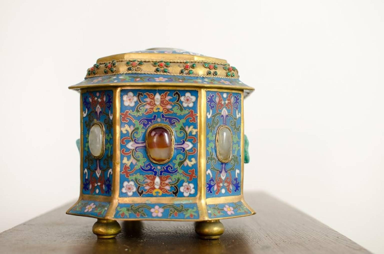 Chinese Hardstone Inlaid Cloisonne Enameled Gilt Metal Casket In Fair Condition For Sale In New York, NY