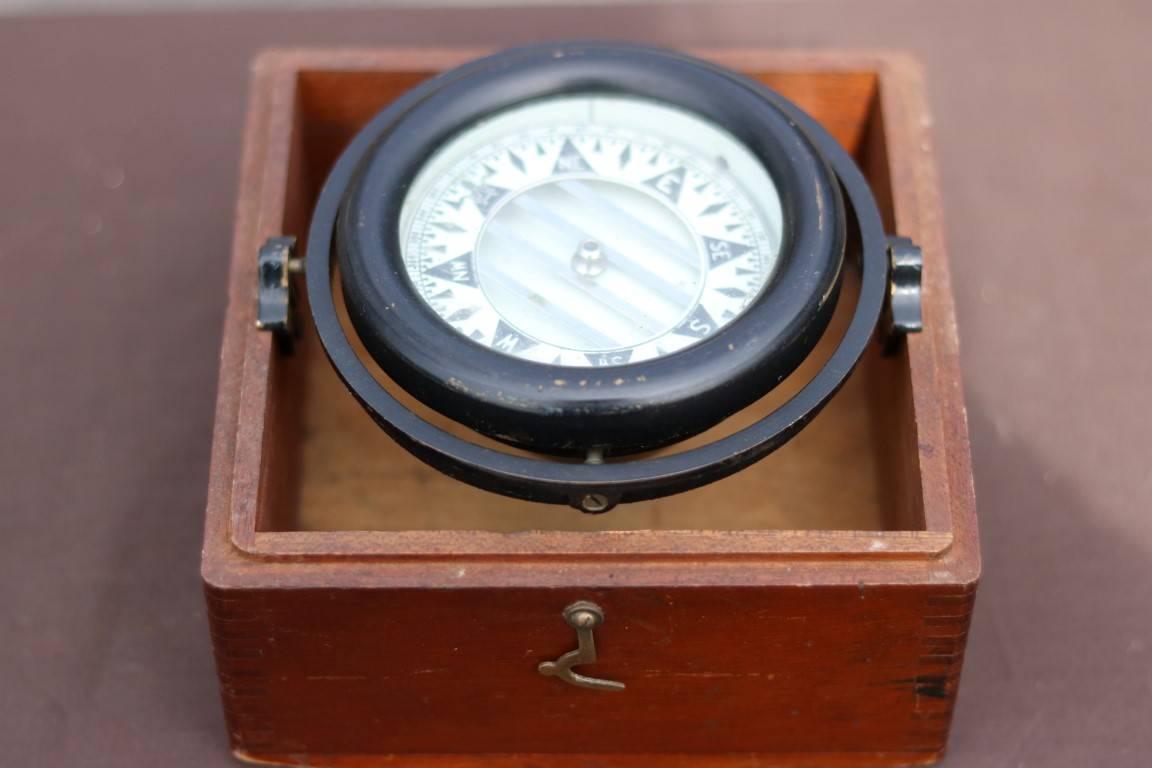 Boxed Compass by Wilcox Crittenden In Good Condition In Norwell, MA