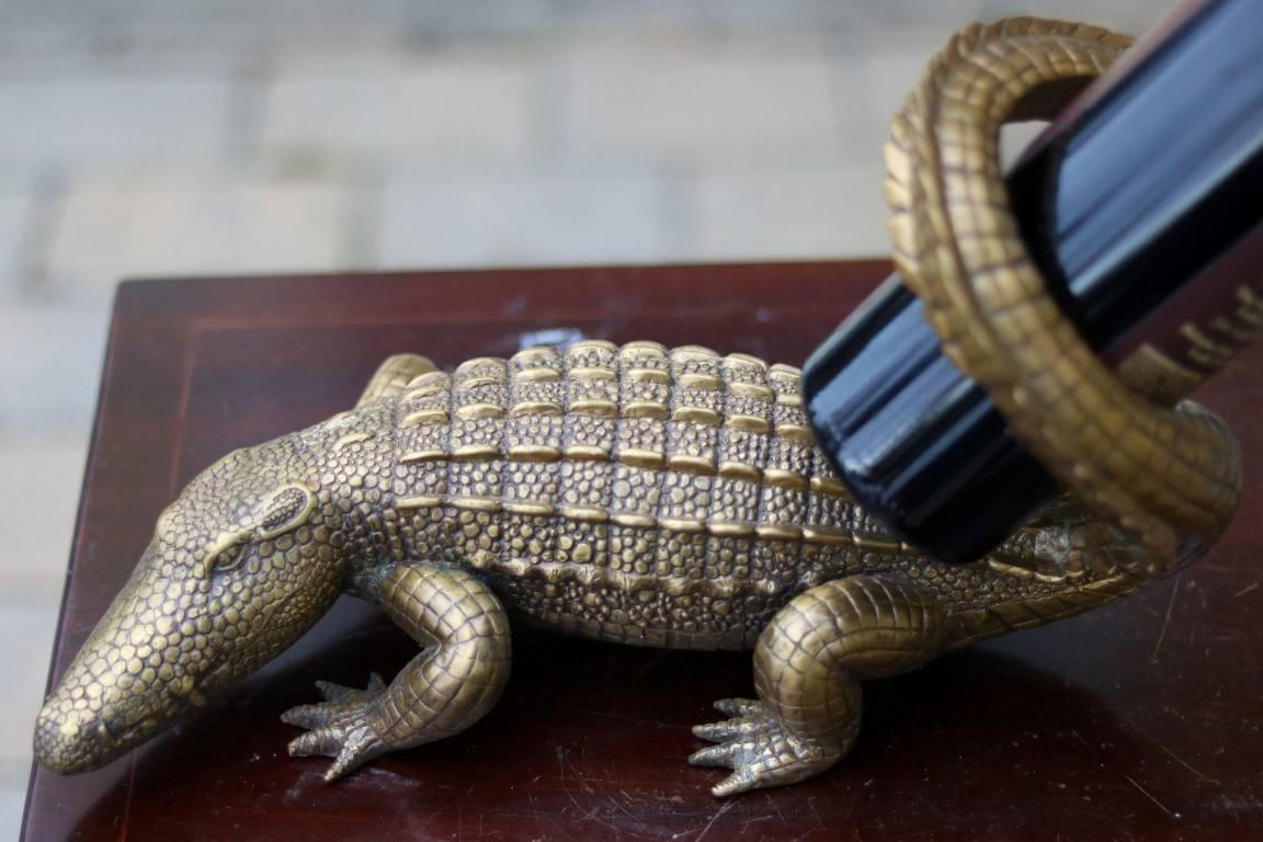 alligator wine bottle holder