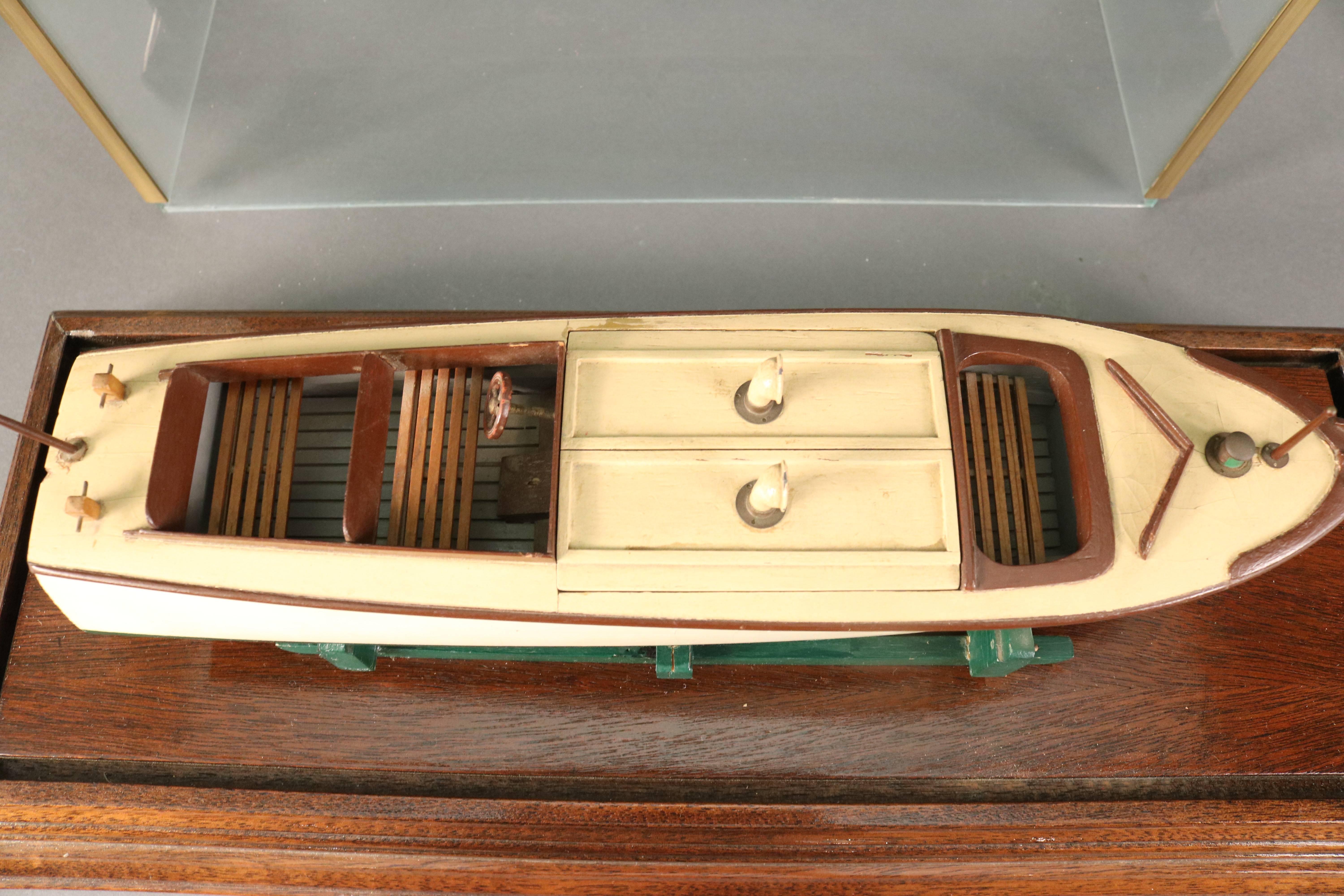Builder's Model de Gray Marine Estadounidense en venta