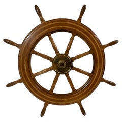 Timone da nave con mozzo in ottone e intarsio