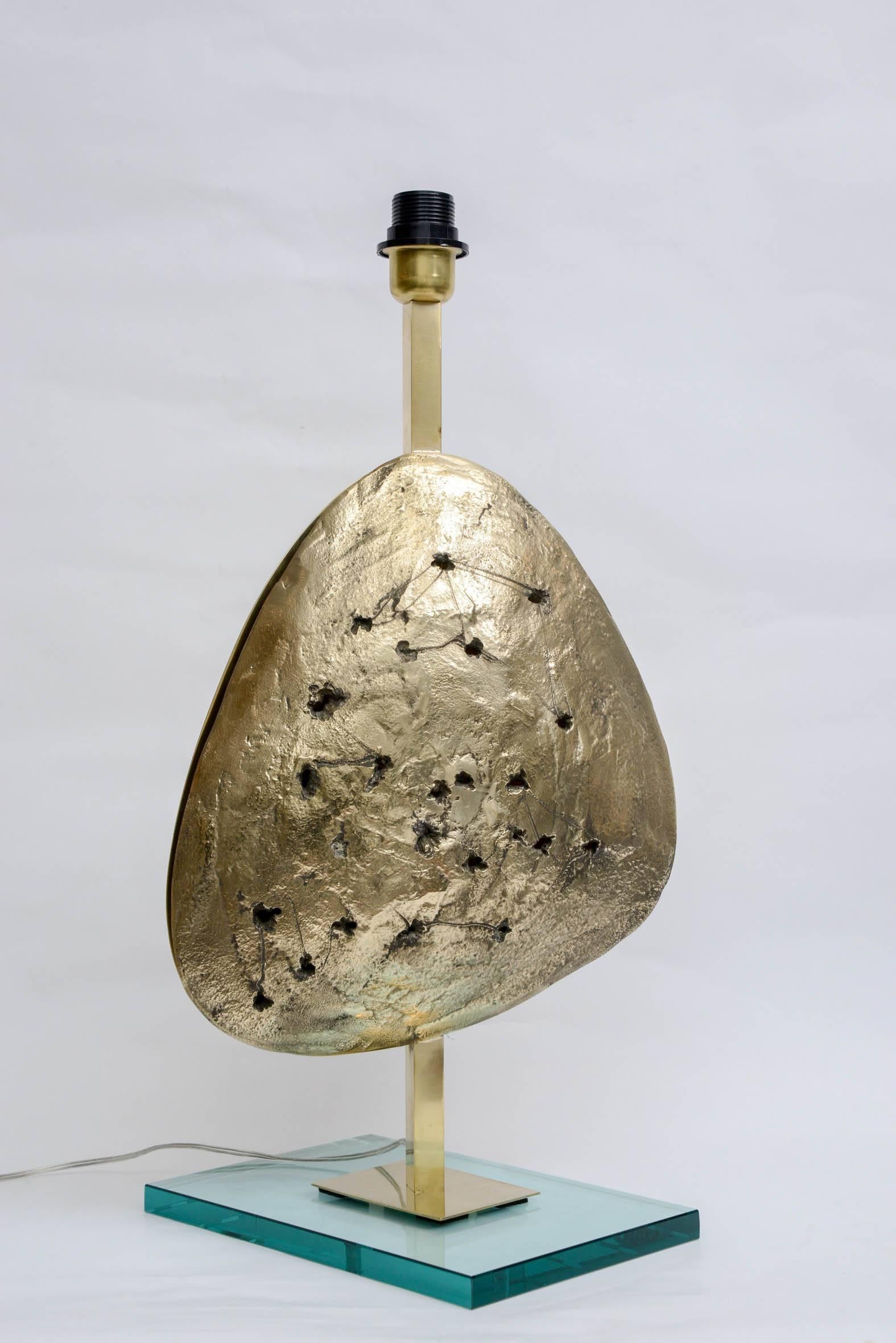 Lamp in bronze with a 