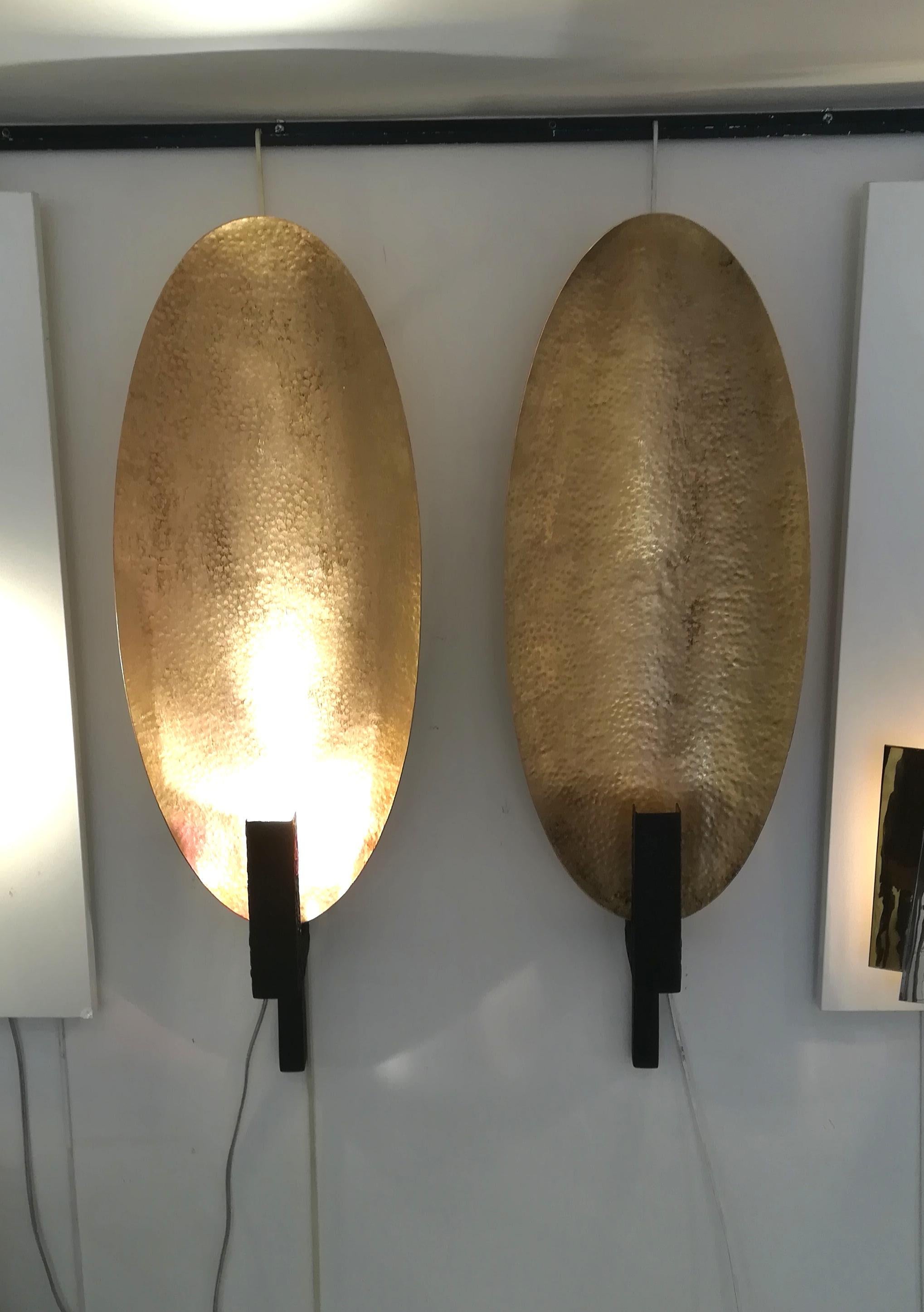 Pair of Brass and Black Painted Metal Ovale Sconces For Sale 5