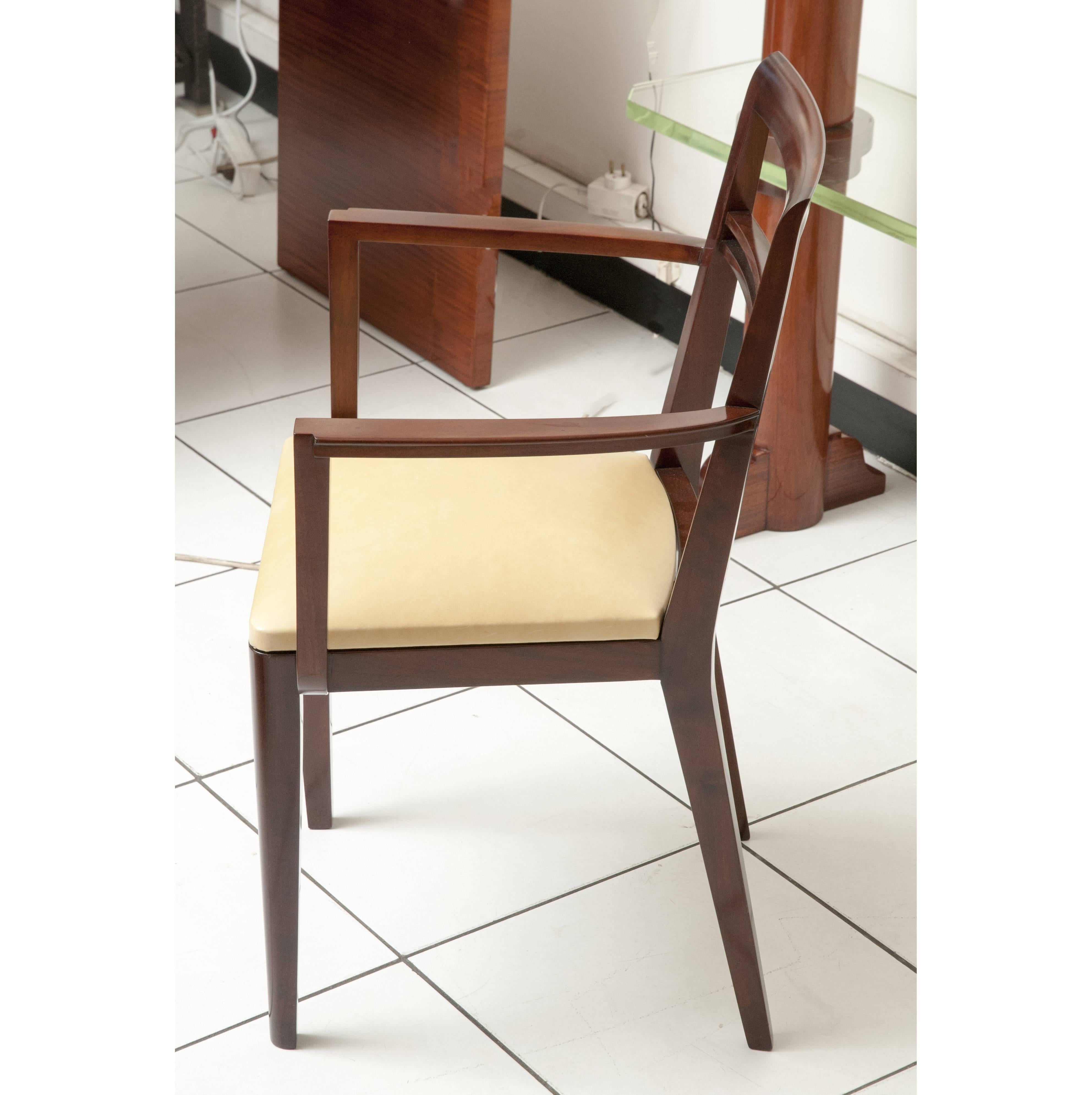 Français Paire d'élégants fauteuils Art déco, datant d'environ 1930 en vente