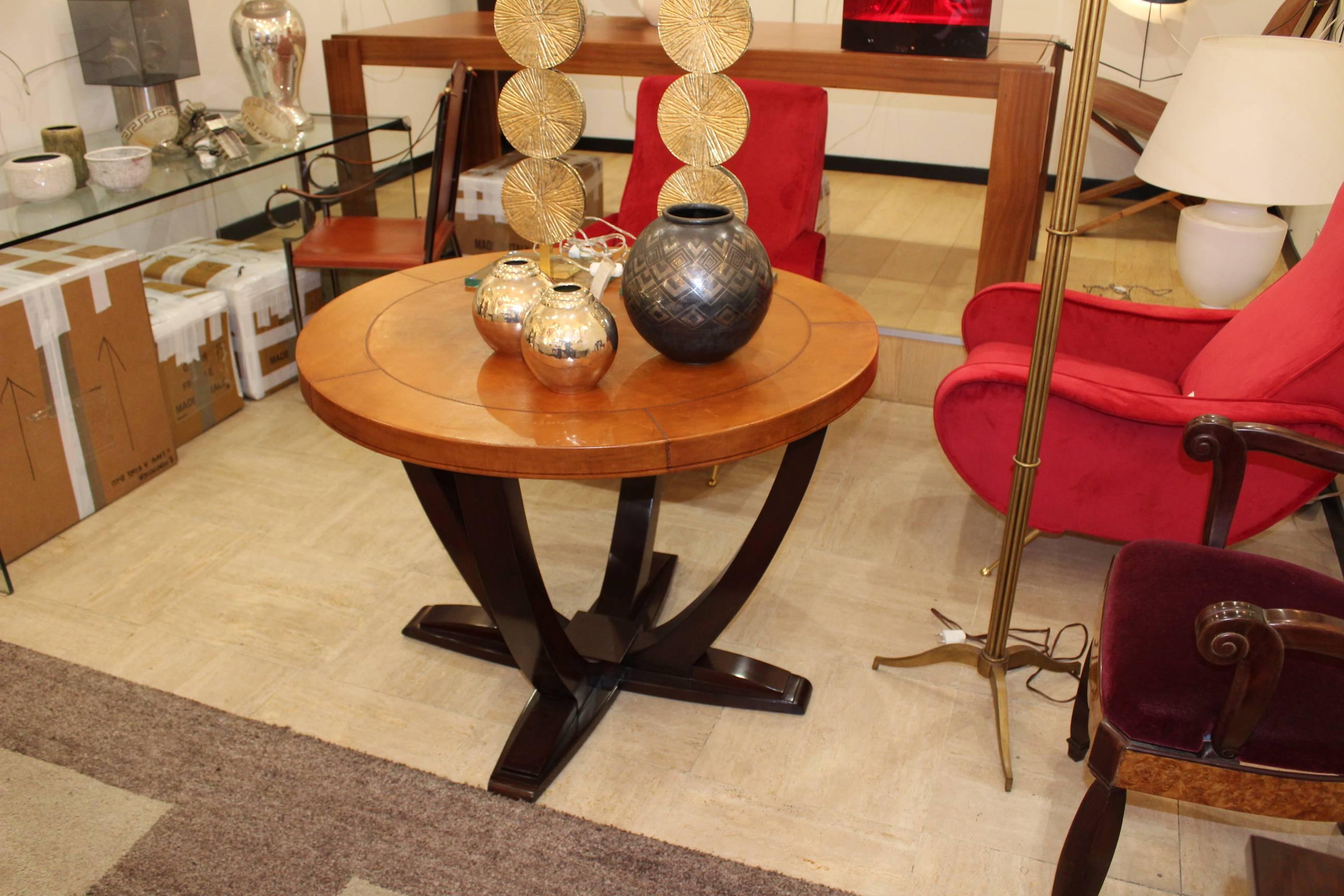 Tavolo francese Art Déco in legno e pelle, 1930 circa In condizioni buone in vendita a Saint-Ouen, FR