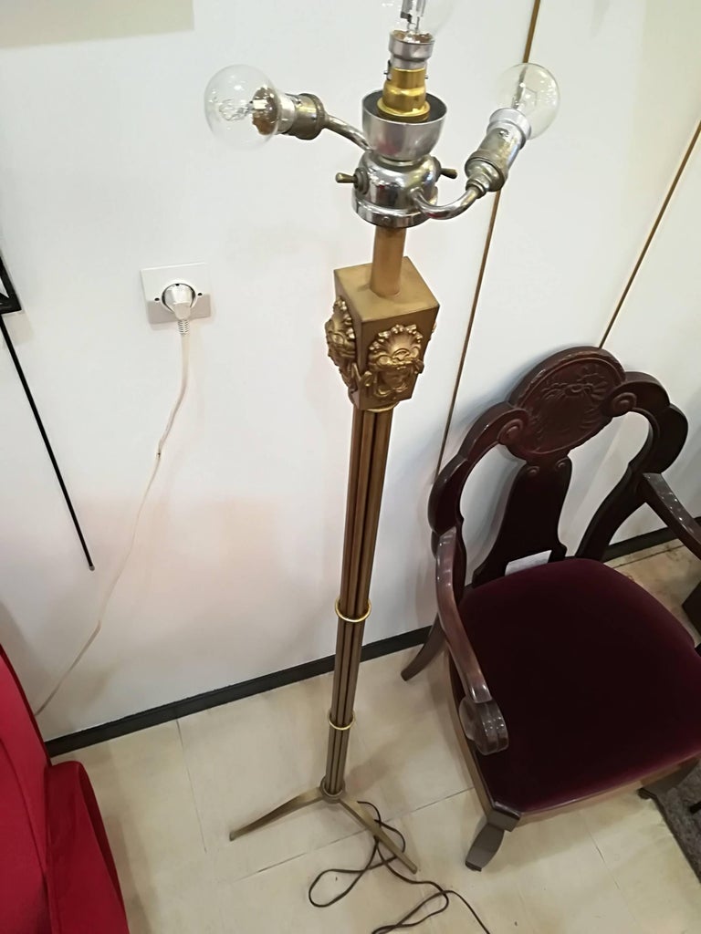 French Neoclassical Floor Lamp with Heads Decor, circa 1940 For Sale