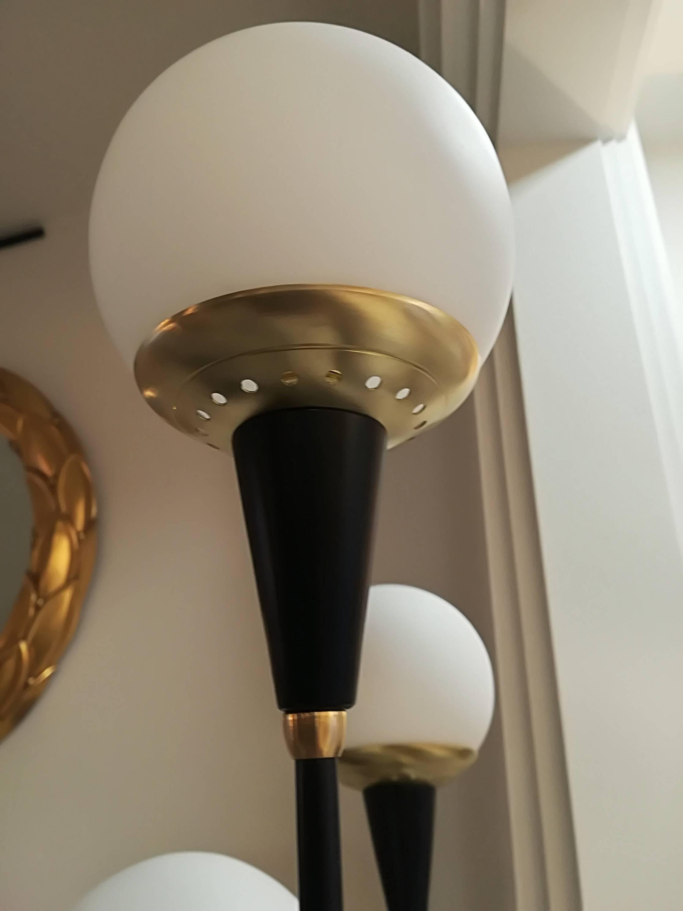 Italienische sechsflammige Stehlampe im Zustand „Hervorragend“ im Angebot in Saint-Ouen, FR