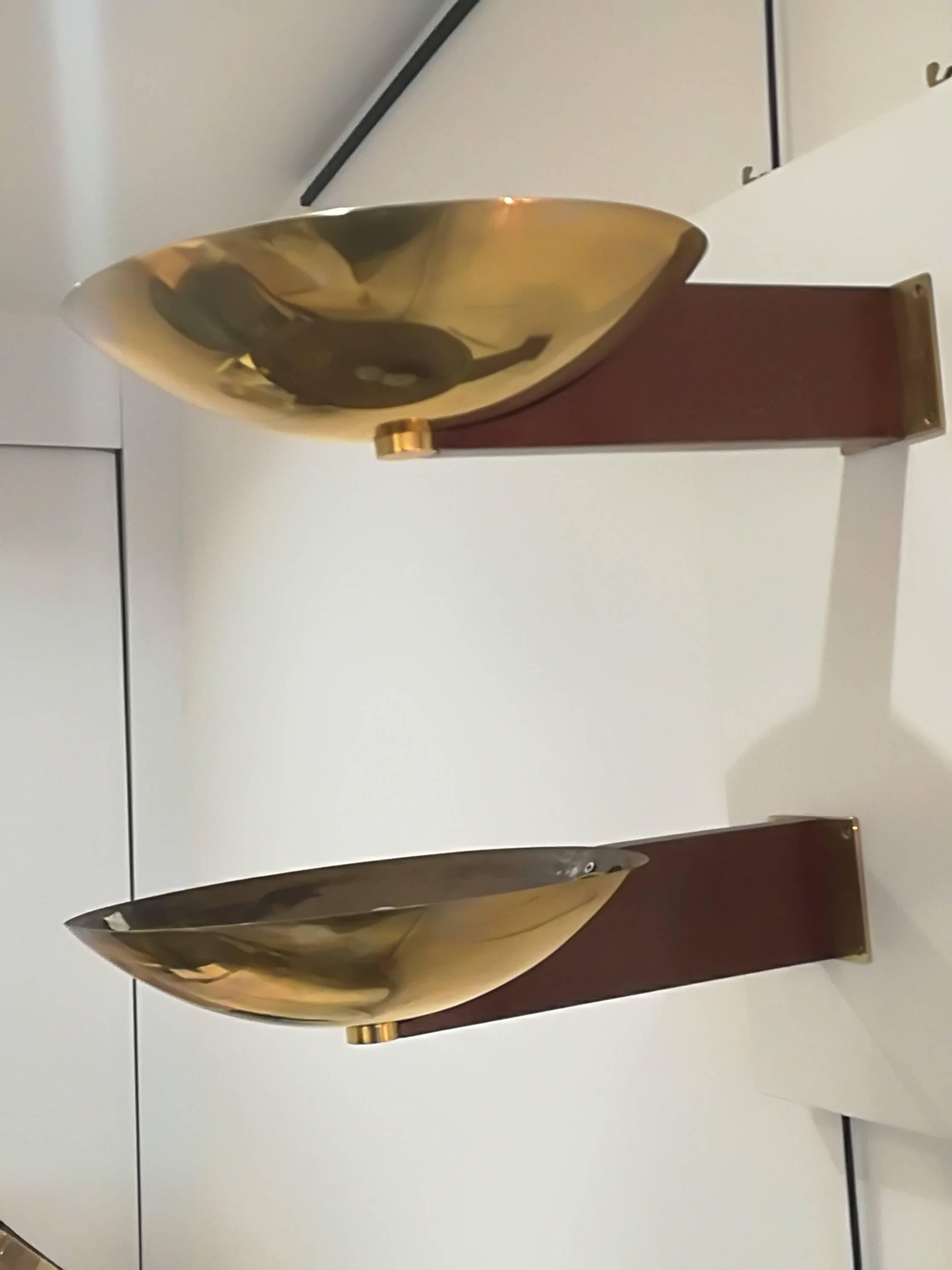 Eckart Muthesius Pair of Wall Lights in Brass and wood, Tecnolumen In Good Condition For Sale In Saint-Ouen, FR