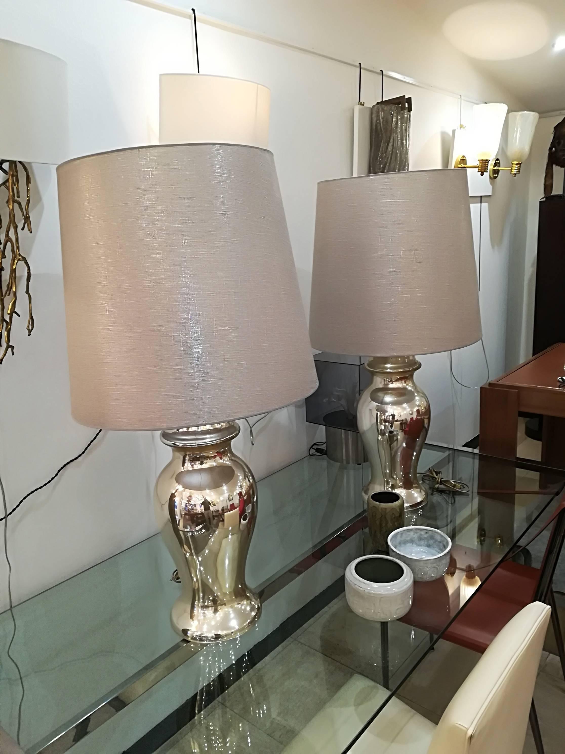 Beautiful Pair of Eglomized Table Lamps In Excellent Condition For Sale In Saint-Ouen, FR