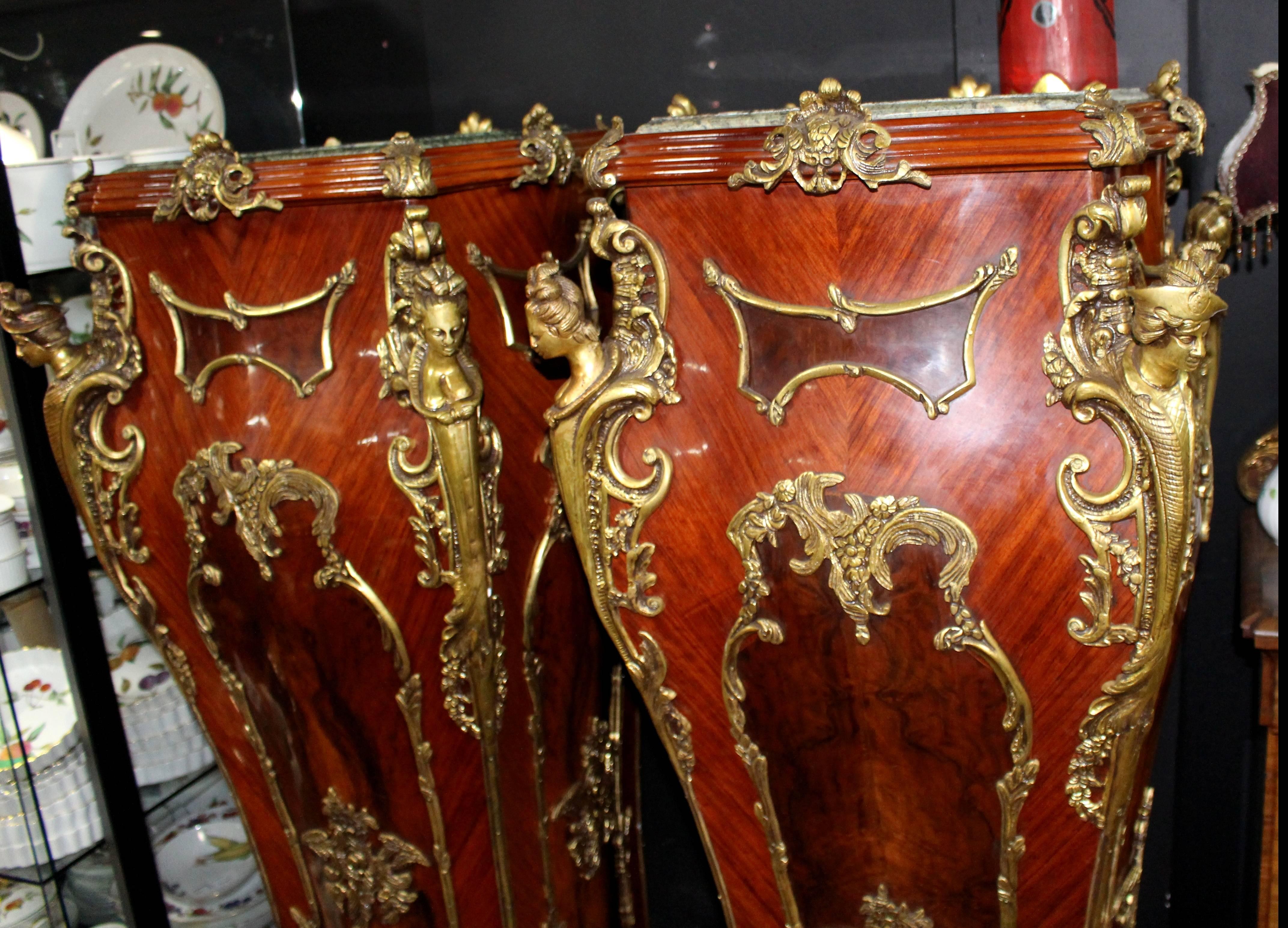 Pair of Louis XV Style Marble-Topped Ormolu-Mounted Inlaid Pedestals In Excellent Condition In Worcester, Worcestershire