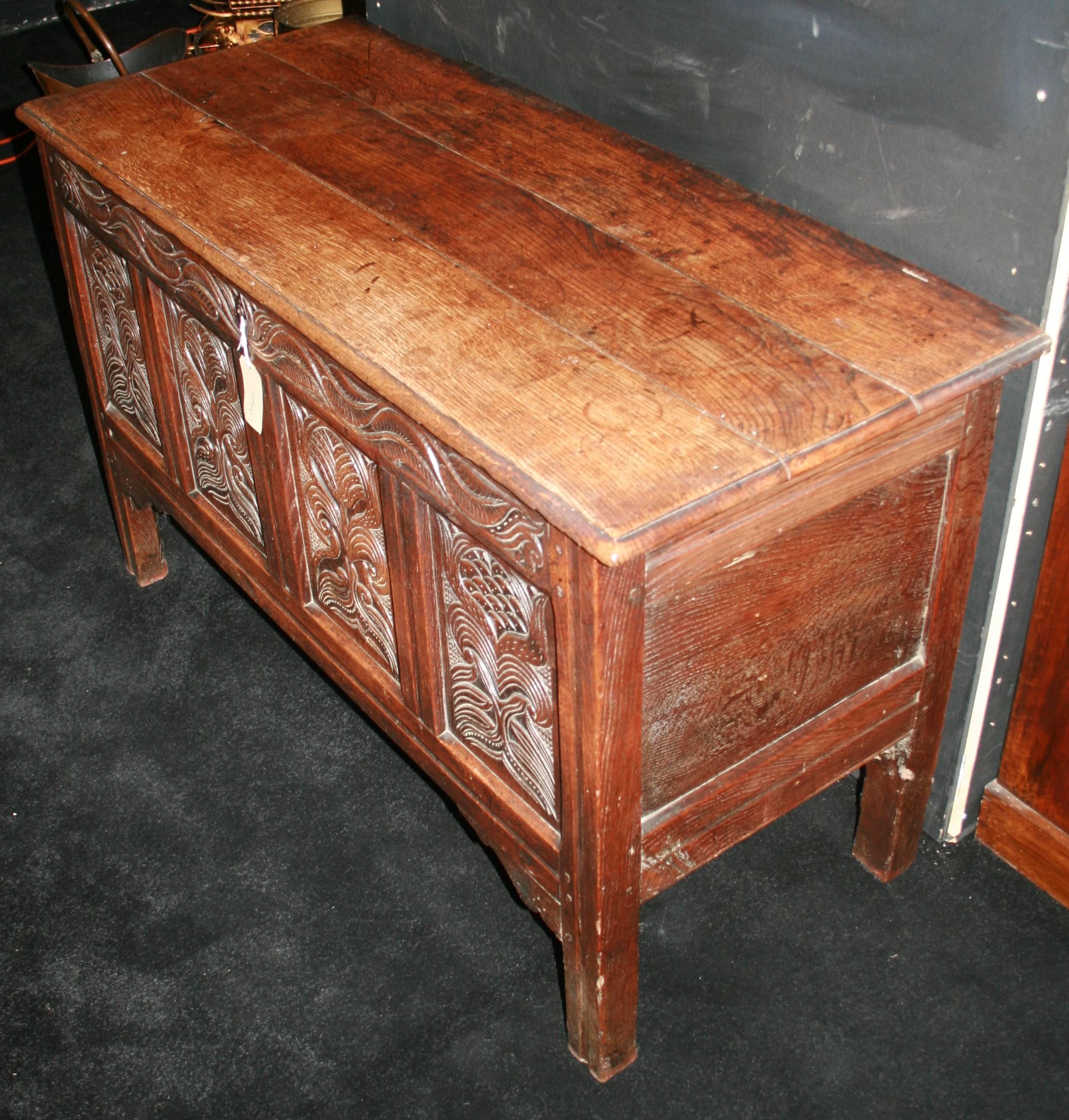 Measures:

Width 126 cm 49 1/2 in.
Depth 54 cm 21 1/4 in.
Height 75 cm 29 1/2 in.

Period 17th century, Charles II.
Wood oak.
Condition very nice original condition.

Lovely period coffer, circa 1670.

Carved oak.

Four panel plank
