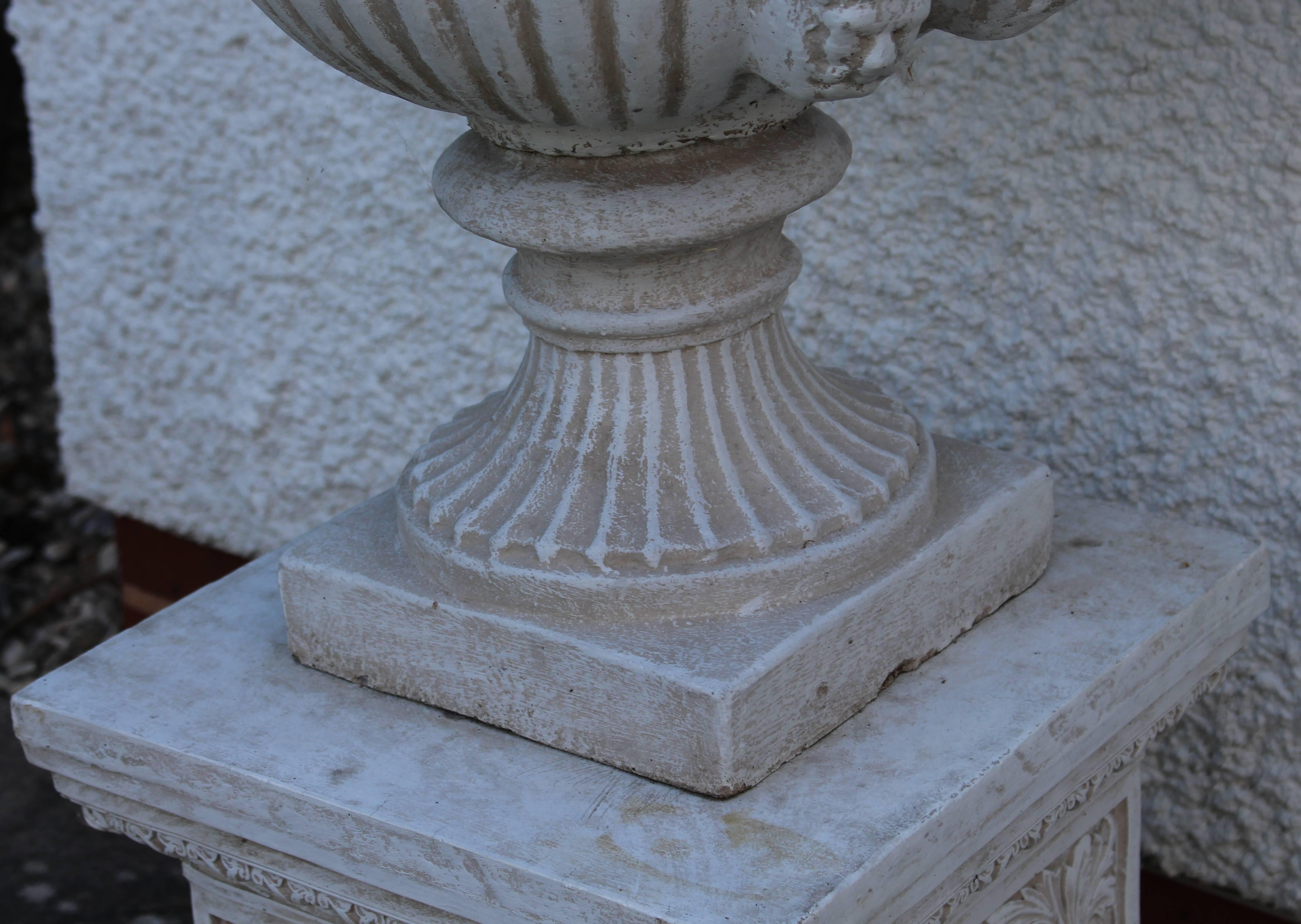 Pair of Heavy Composite Stone Garden Urns on Pedestals In Excellent Condition In Worcester, Worcestershire