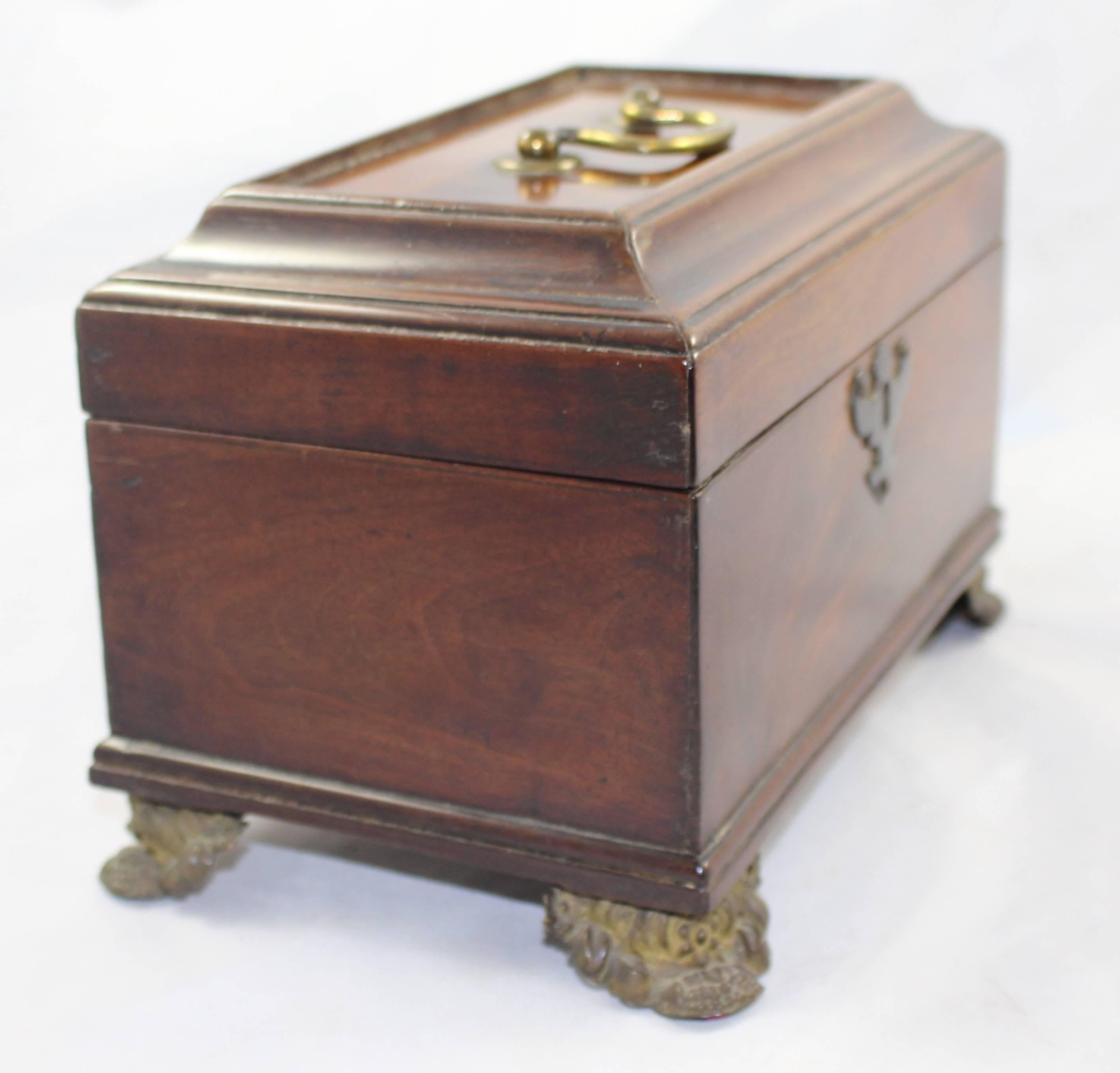 Georgian Mahogany Caddy Writing Box on Brass Feet In Good Condition In Worcester, Worcestershire