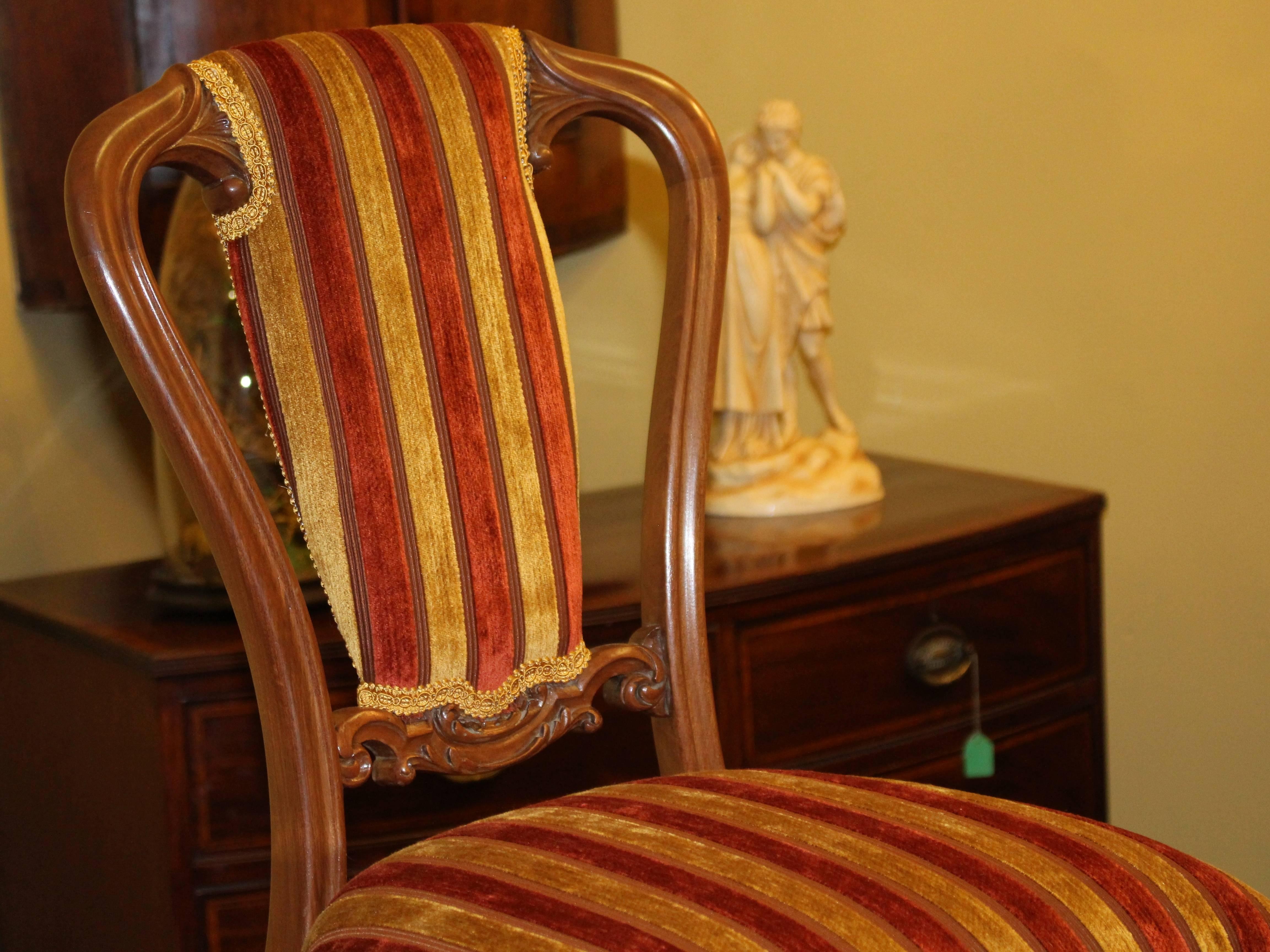 Set of Six 19th Century Walnut Striped Upholstered Dining Chairs In Excellent Condition In Worcester, Worcestershire