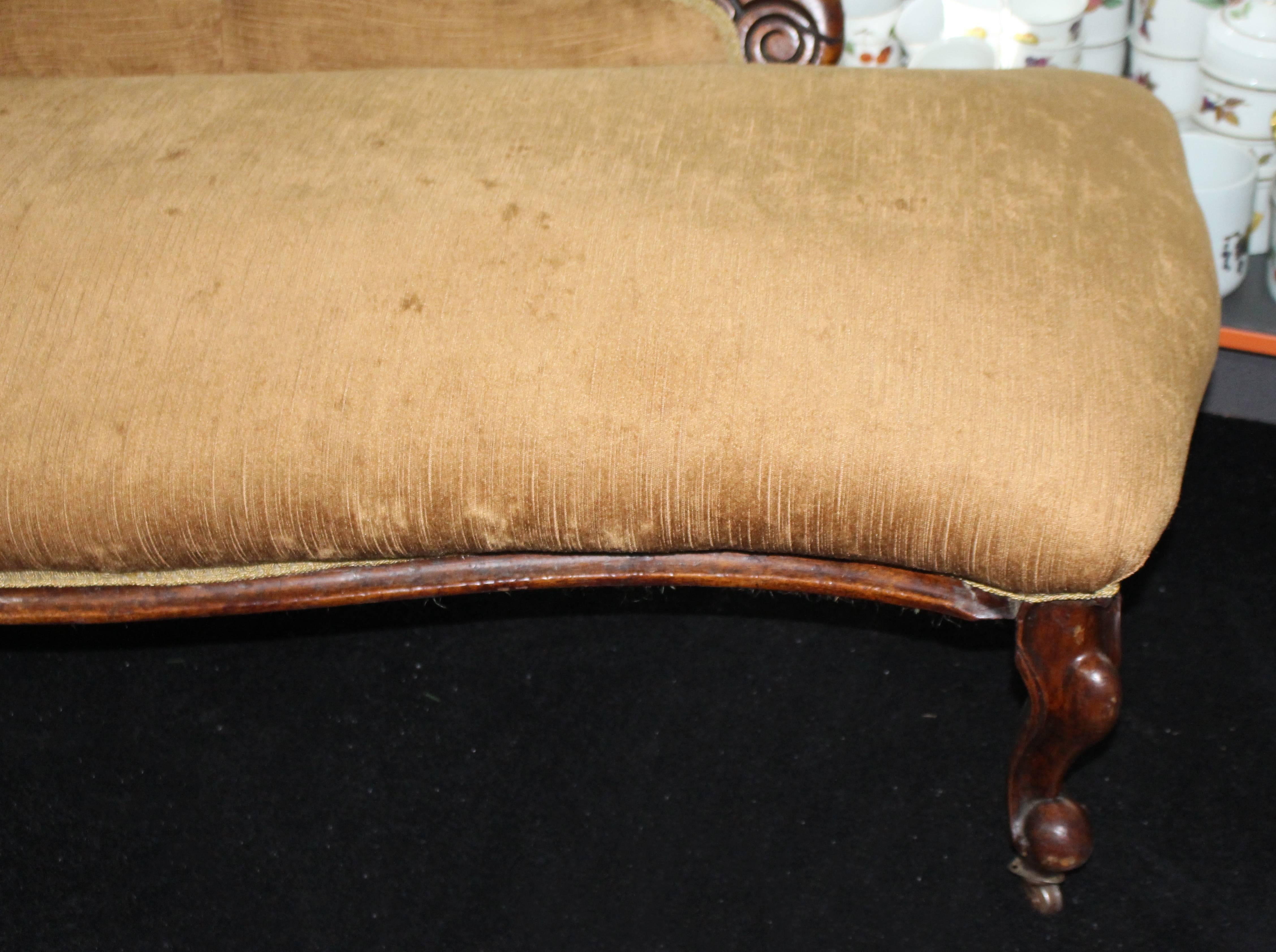Antique Victorian Walnut Upholstered Chaise Longue 4