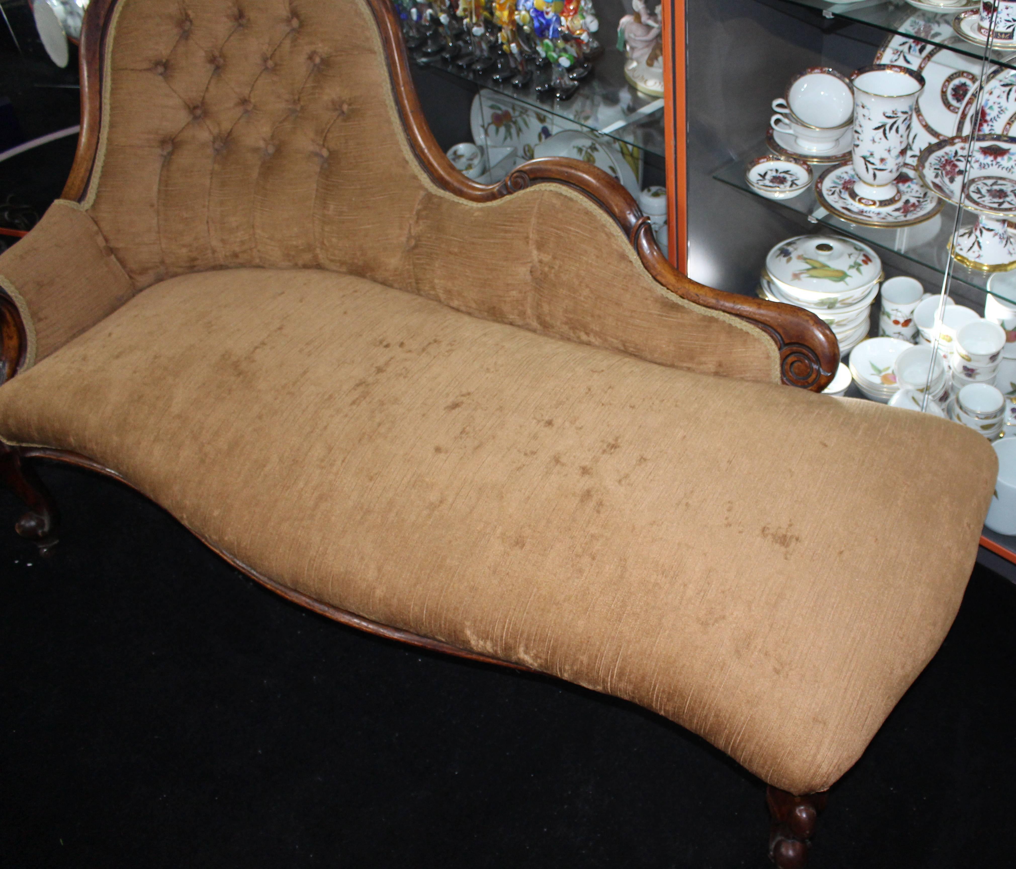 Antique Victorian Walnut Upholstered Chaise Longue 2