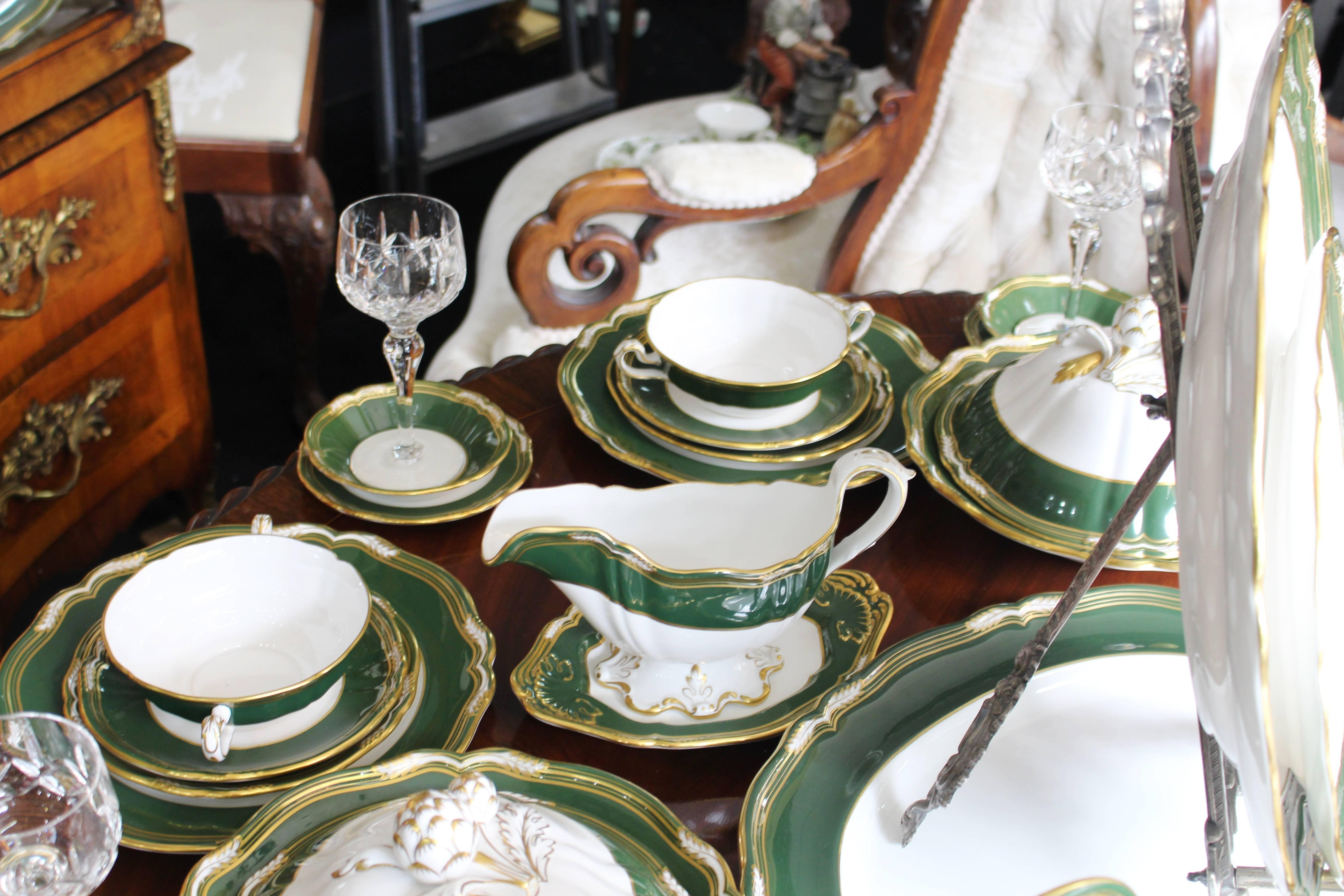 Very Large Fine Spode Harrogate Dinner, Tea and Coffee Service In Excellent Condition In Worcester, Worcestershire