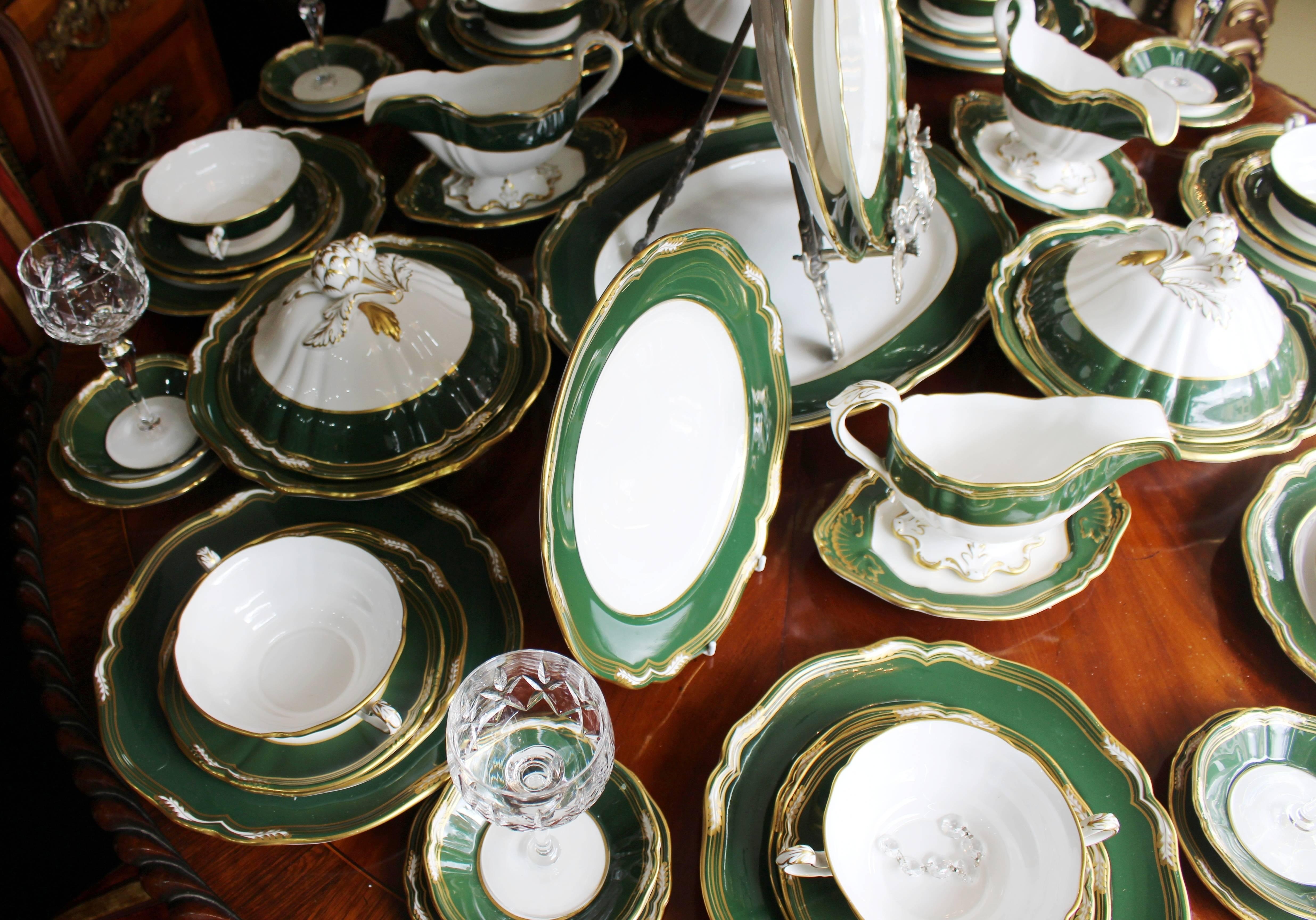 20th Century Very Large Fine Spode Harrogate Dinner, Tea and Coffee Service