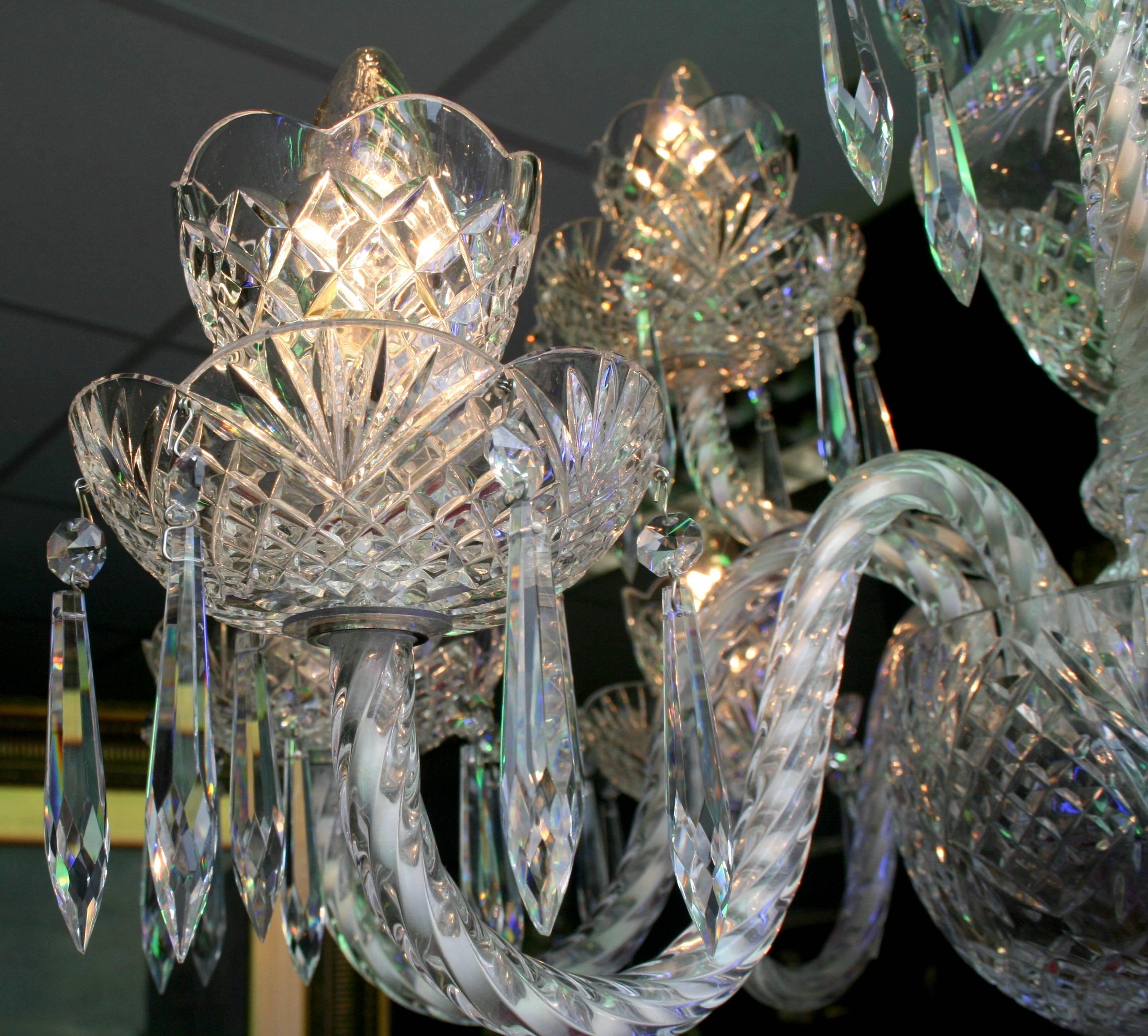 Fine Waterford Crystal Twelve-Arm Chandelier In Excellent Condition In Worcester, Worcestershire